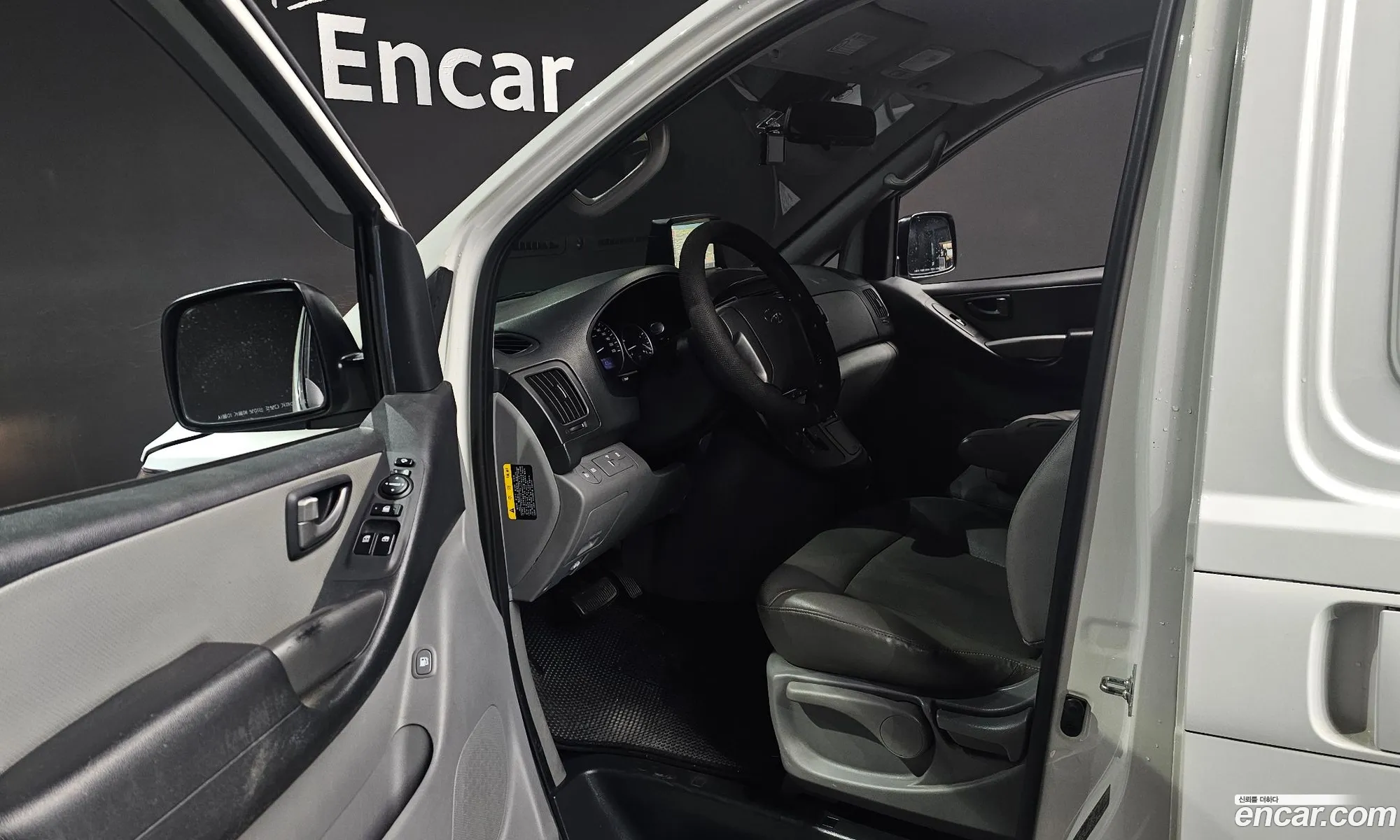 Hyundai Grand Starex 2018 — 16