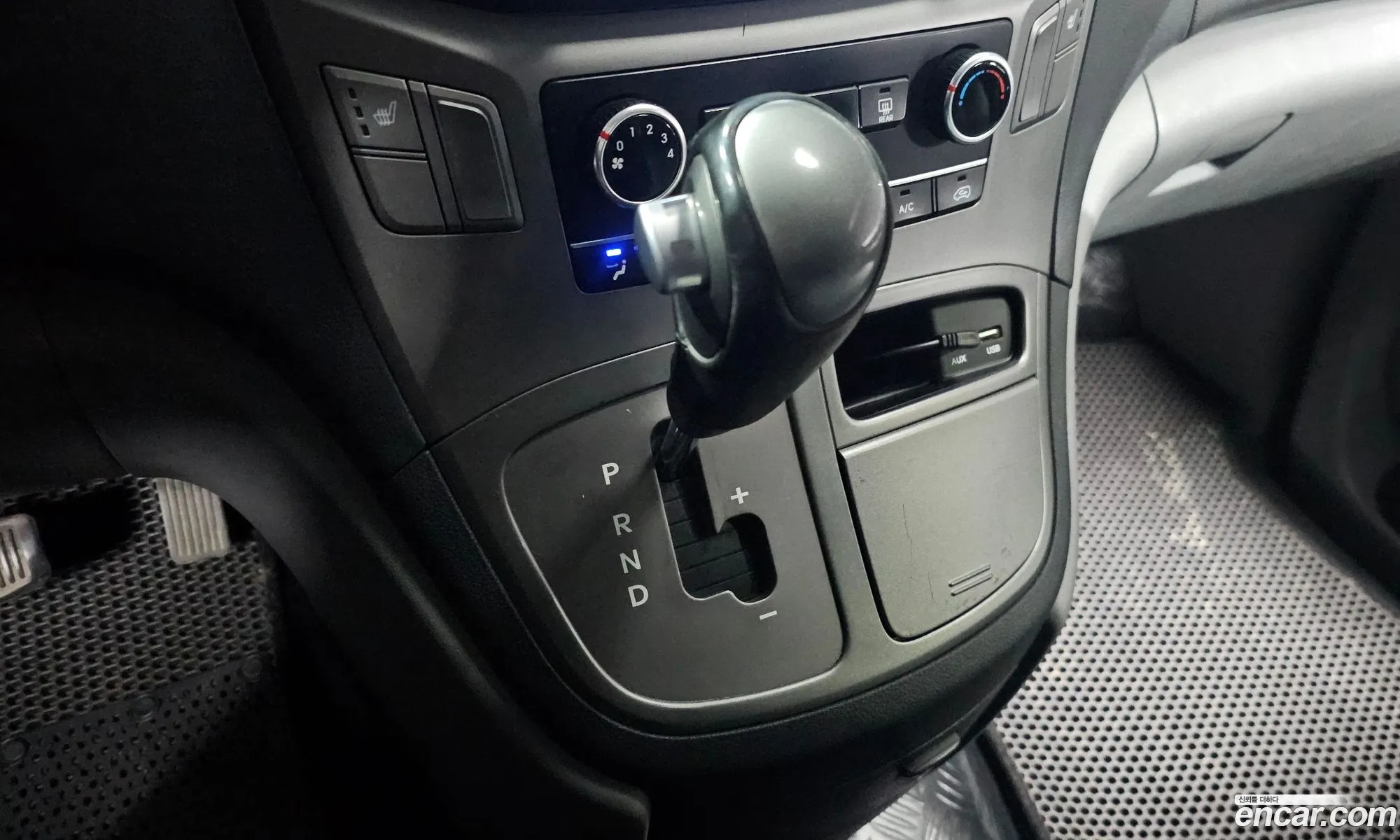 Hyundai Grand Starex 2018 — 14