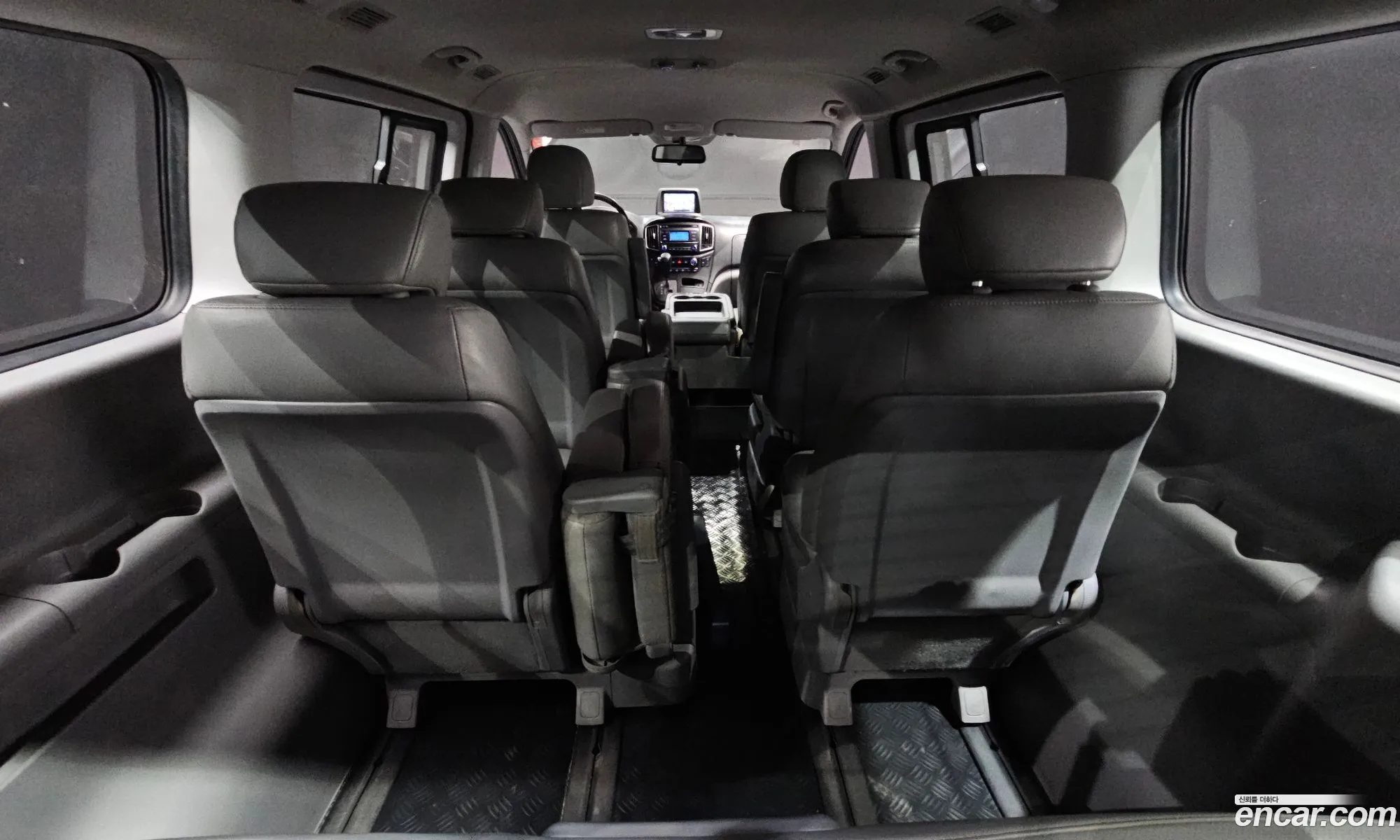 Hyundai Grand Starex 2019 — 17