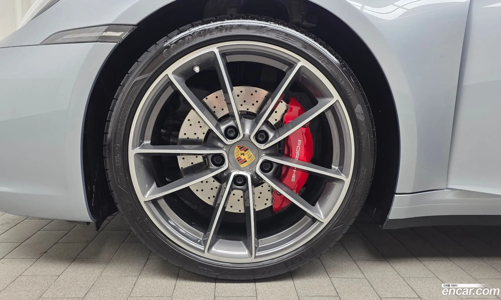 Porsche 911 2020 WP0CB2998LS262295 — 12