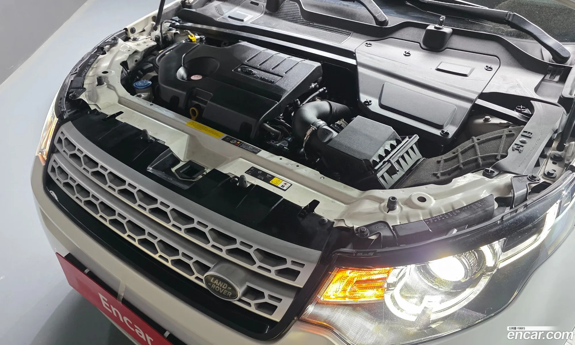 Land Rover Discovery Sport 2017 — 13