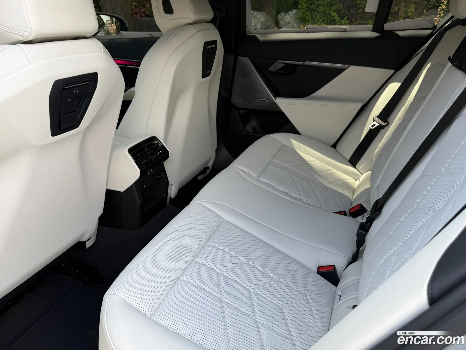 BMW 5 Series 2026 — 6