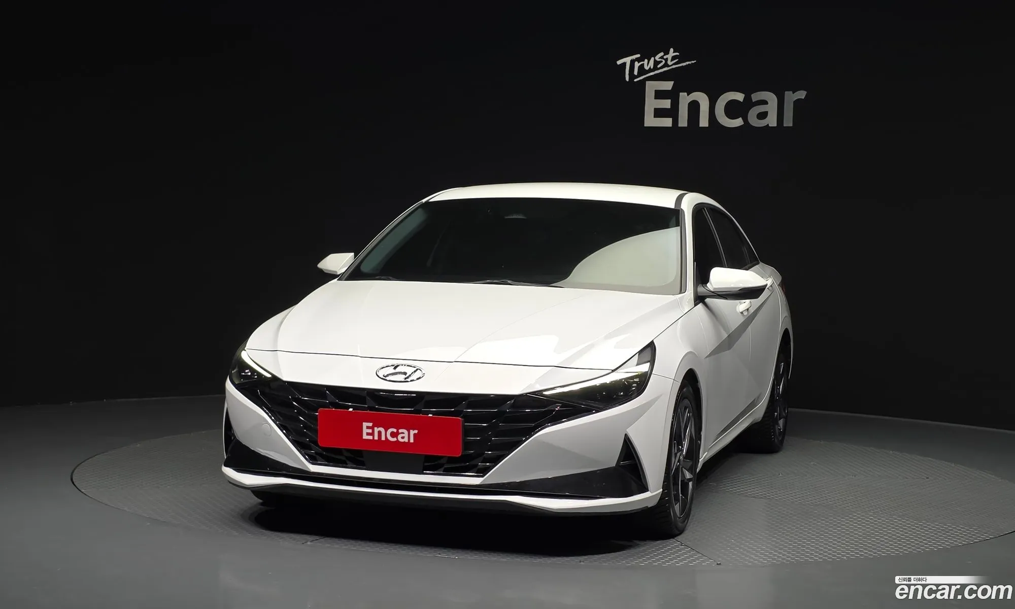 Hyundai Elantra 2020 — 2