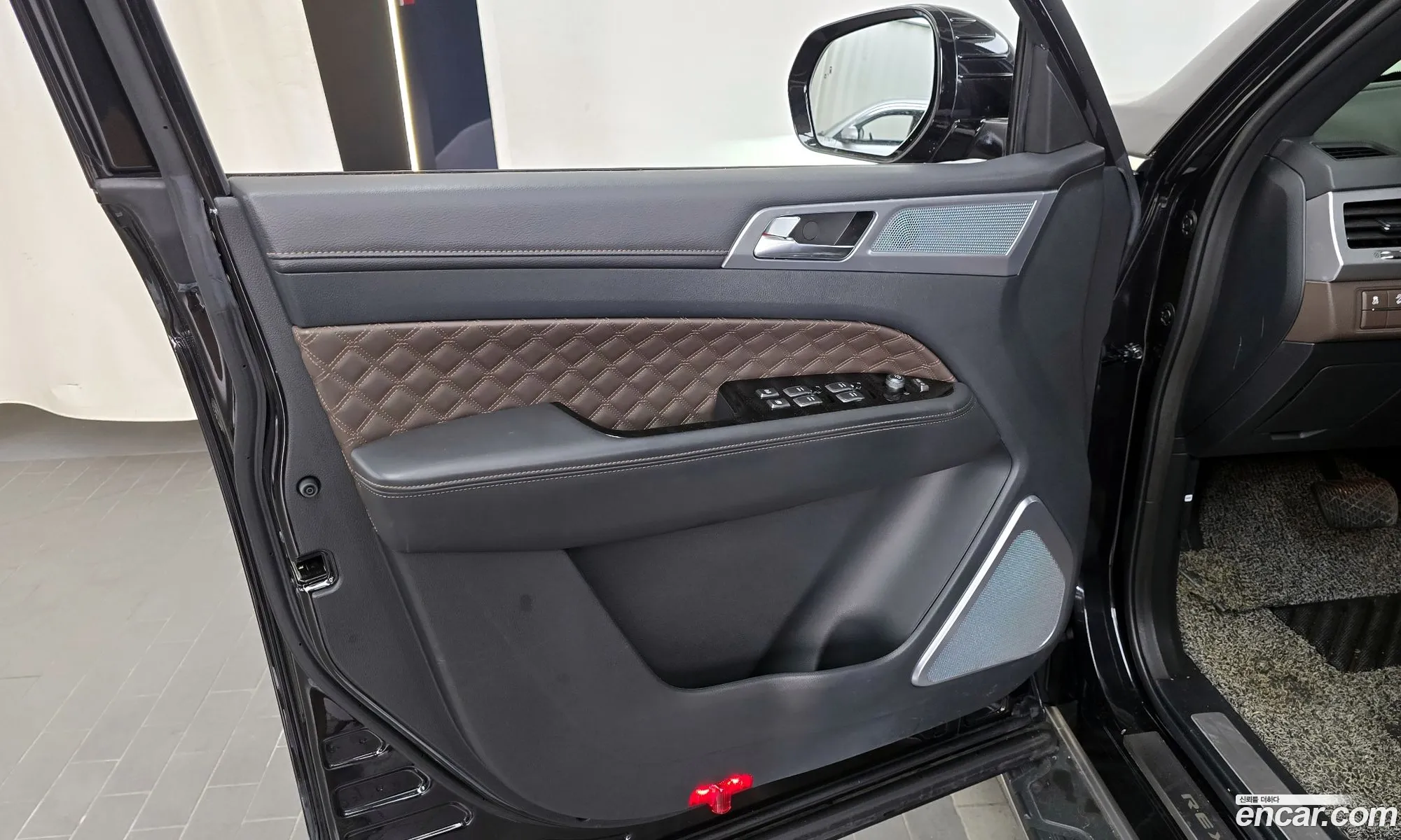 KG Mobility (SsangYong) Rexton 2022 — 26