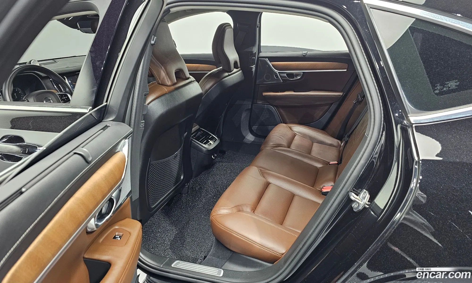 Volvo S90 2018 LVYPS102DKP059925 — 5