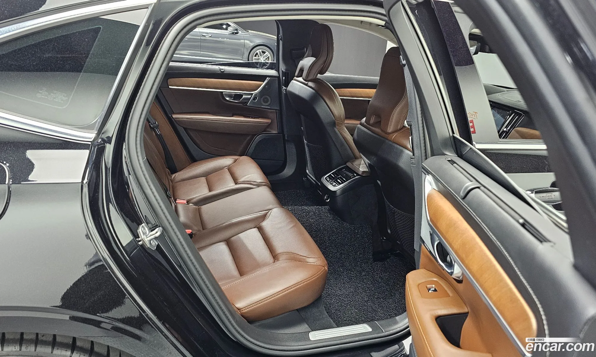 Volvo S90 2018 LVYPS102DKP059925 — 18