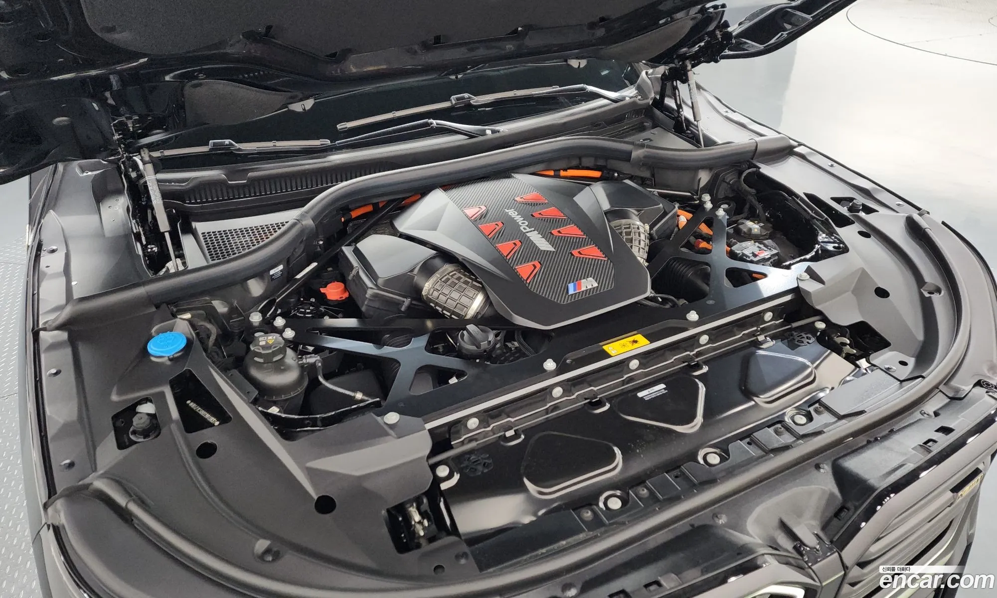BMW XM 2025 — 3