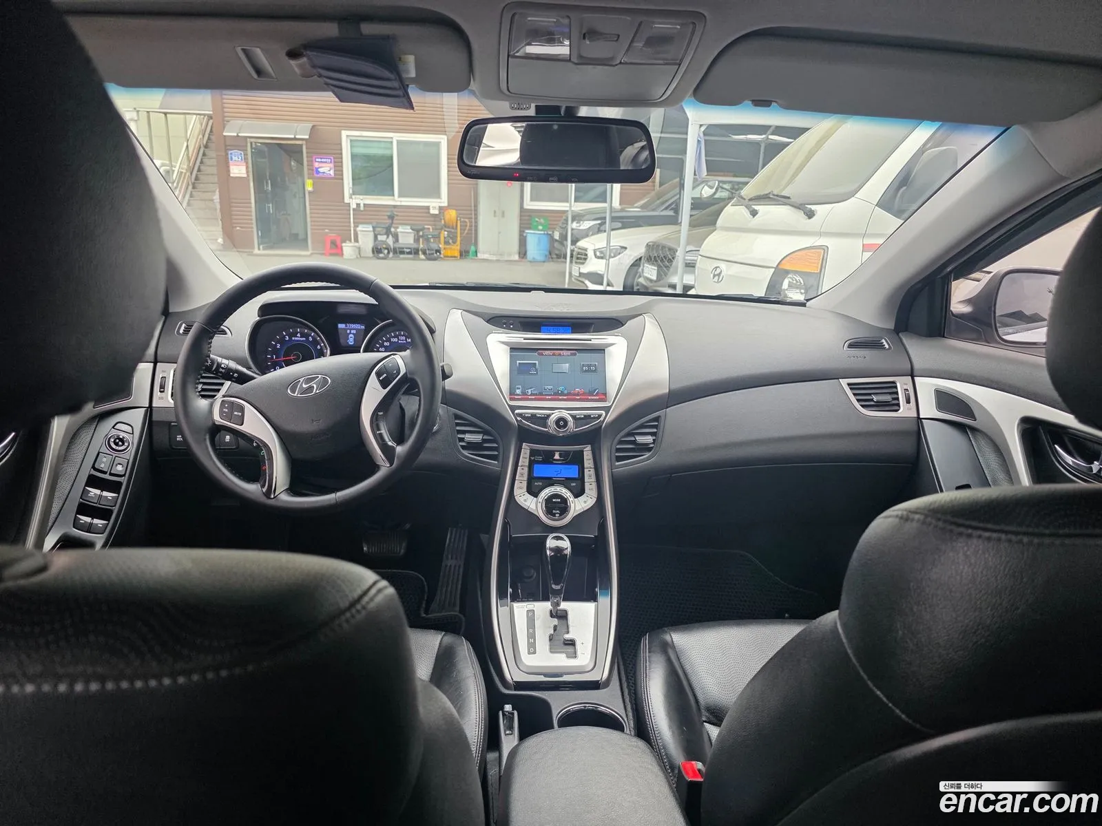 Hyundai Elantra MD 2011 — 18