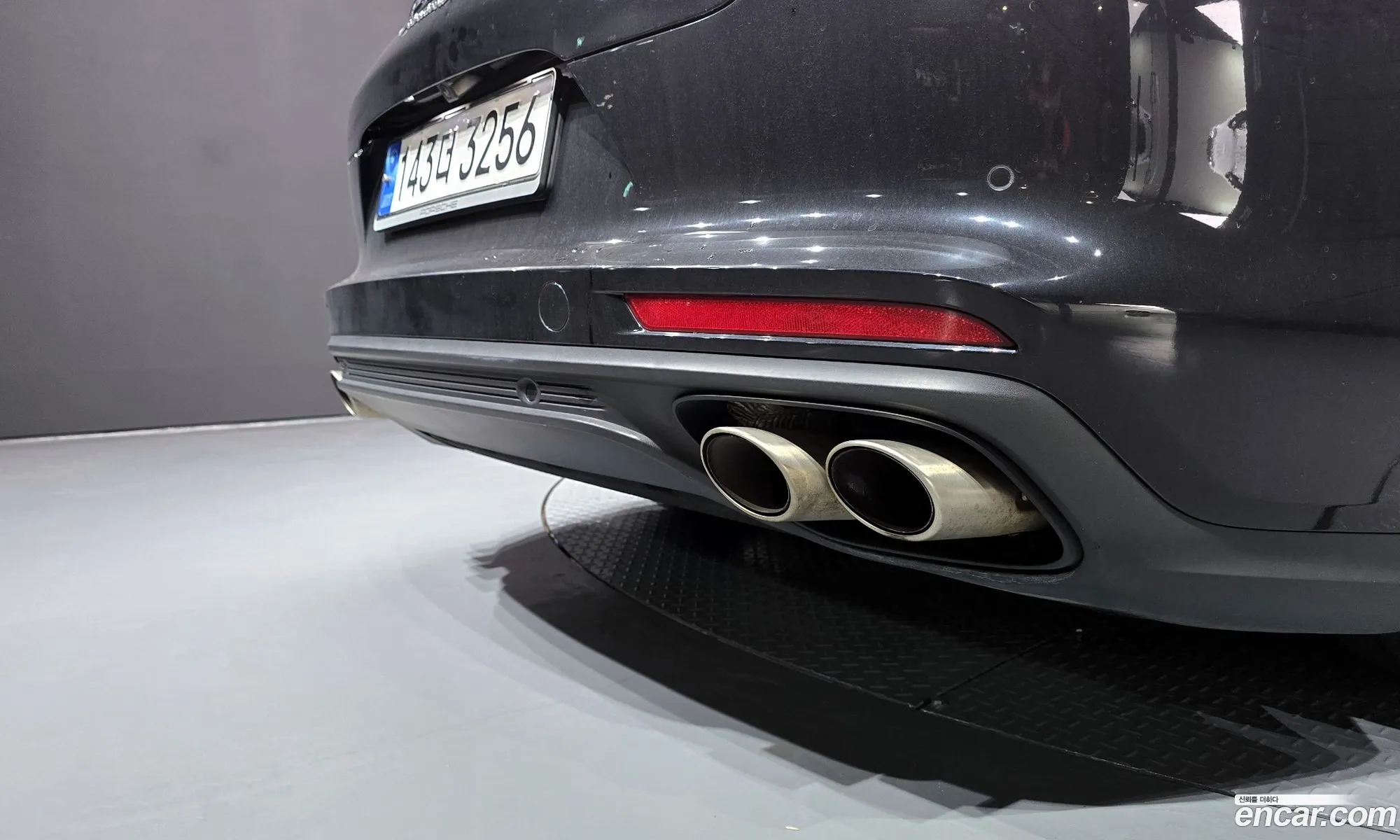 Porsche Panamera 2018 WP0AB2975JL199315 — 32