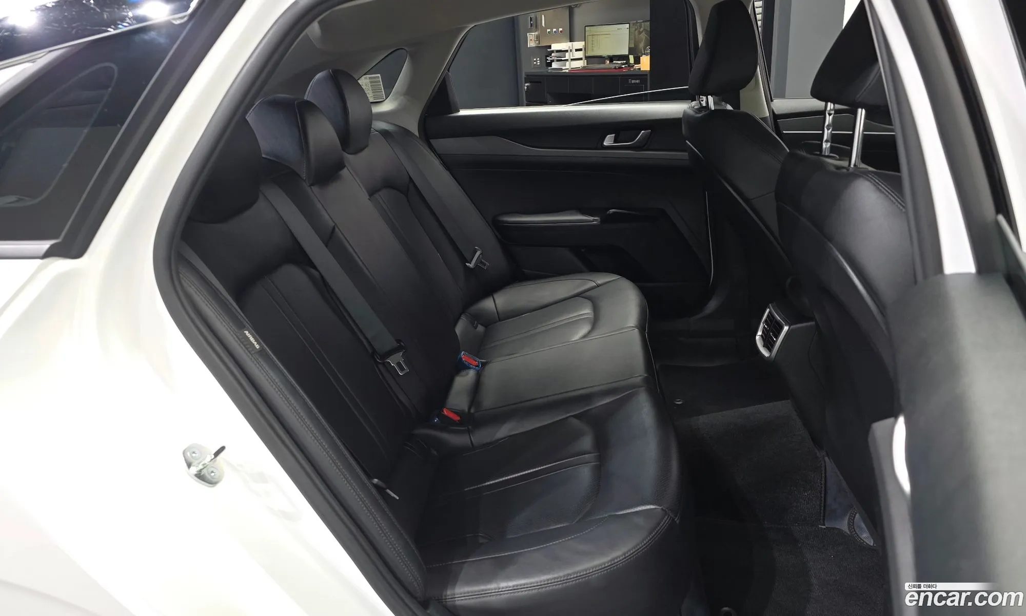 Kia K5 2023 — 9
