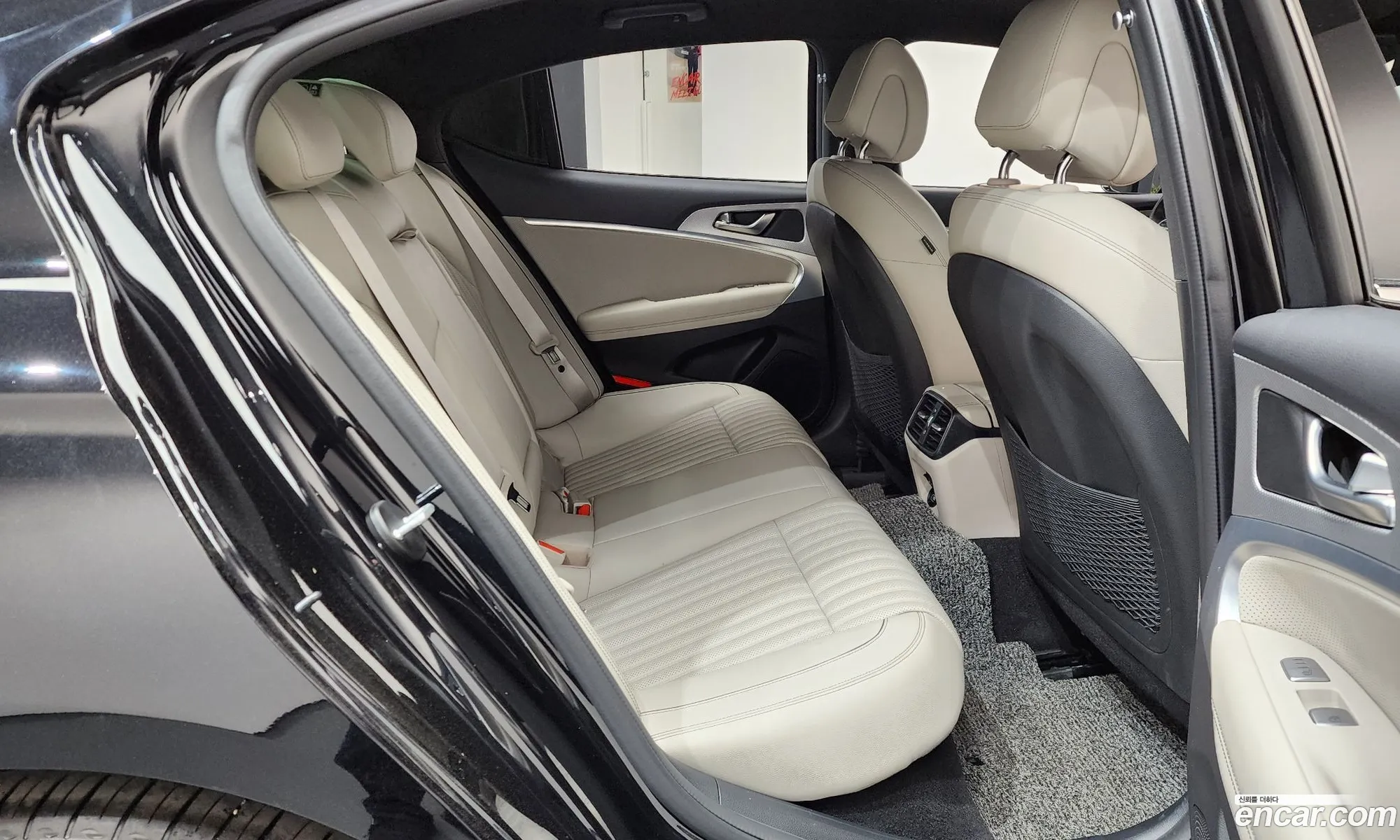 Genesis G70 2021 — 12