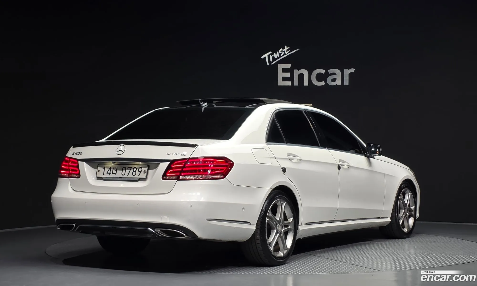 Mercedes-Benz E-Class W212 2015 — 19