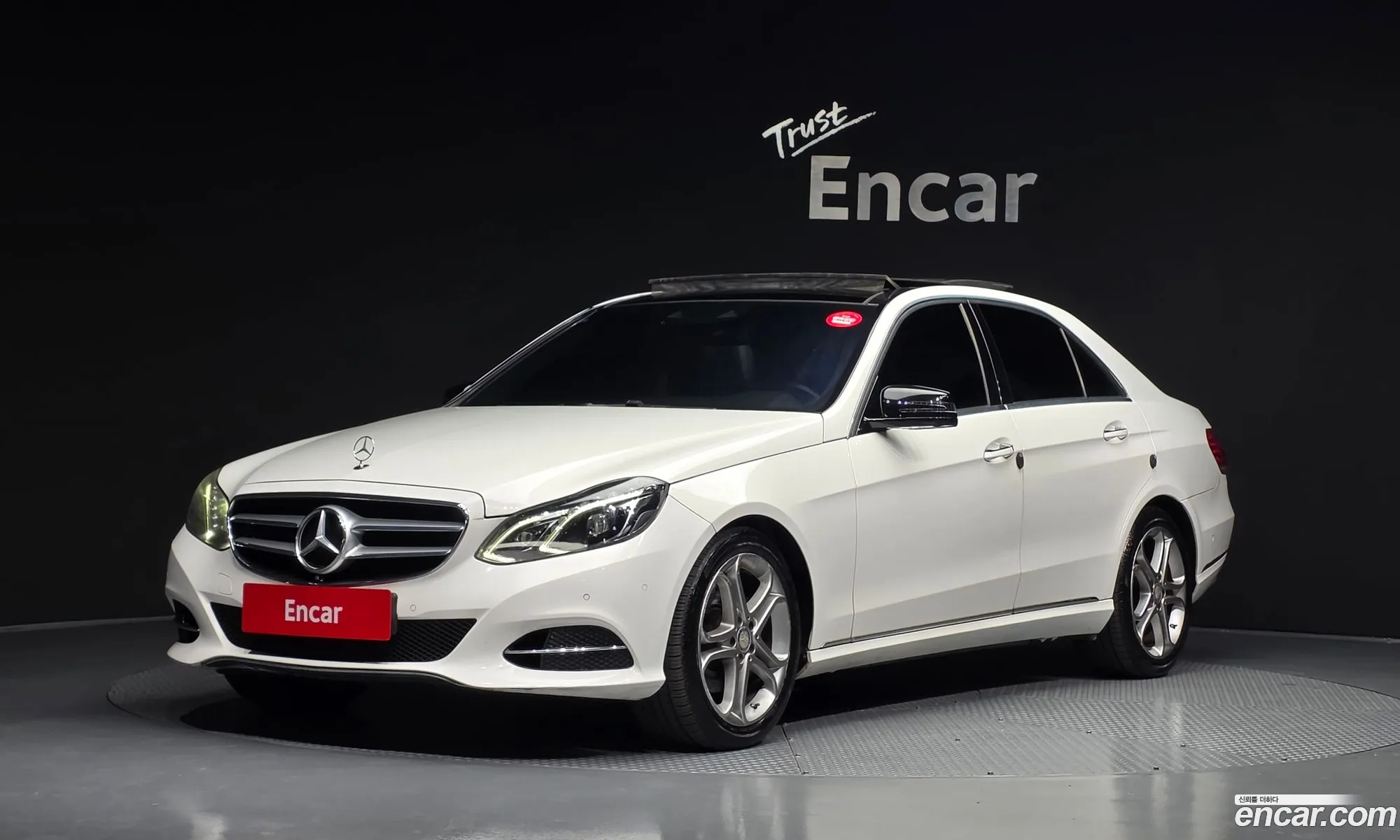 Mercedes-Benz E-Class W212 2015 — 16