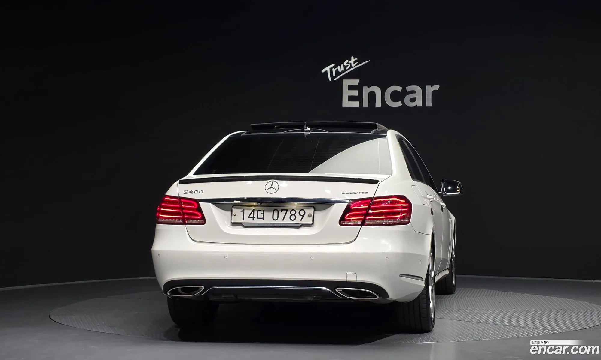 Mercedes-Benz E-Class W212 2015 — 20