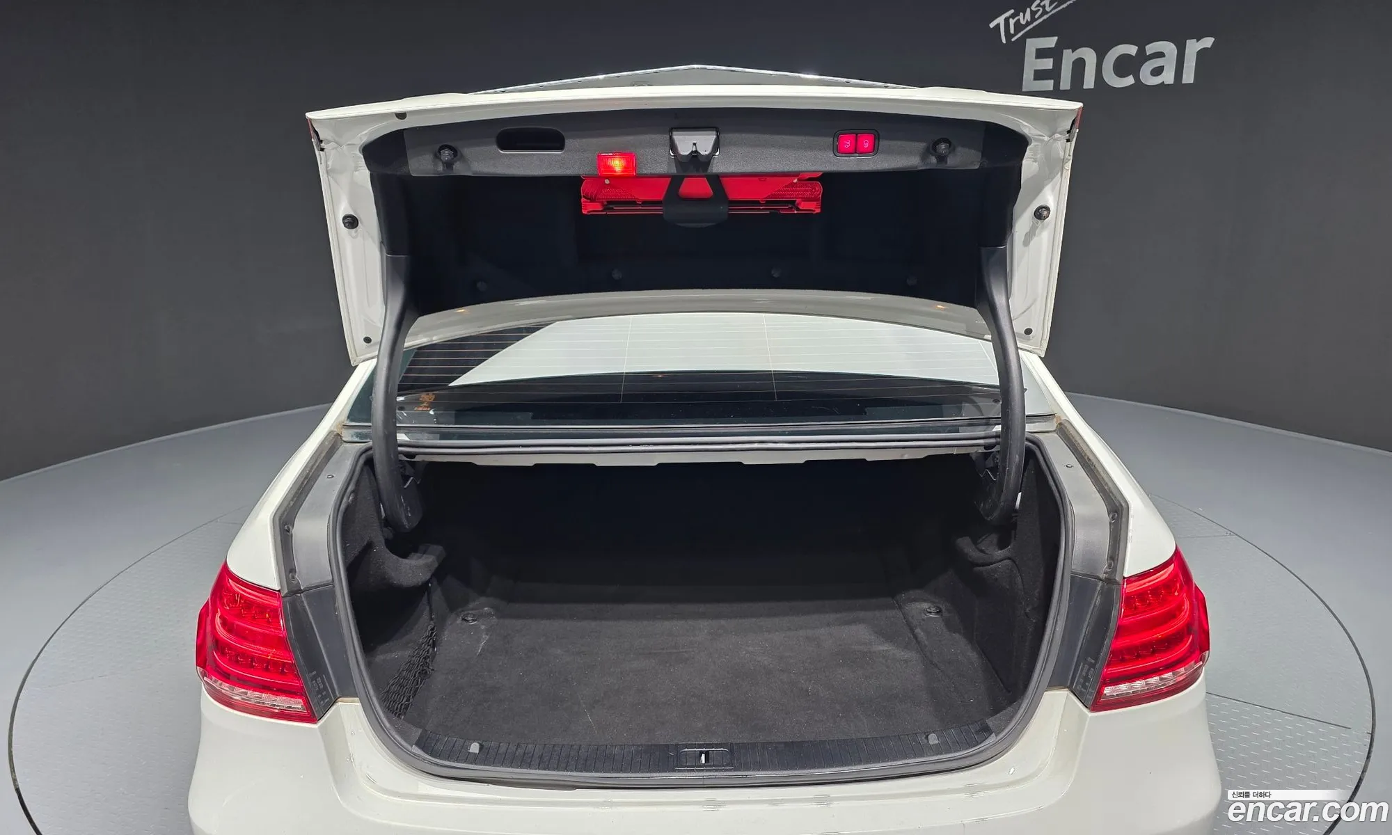 Mercedes-Benz E-Class W212 2015 — 9