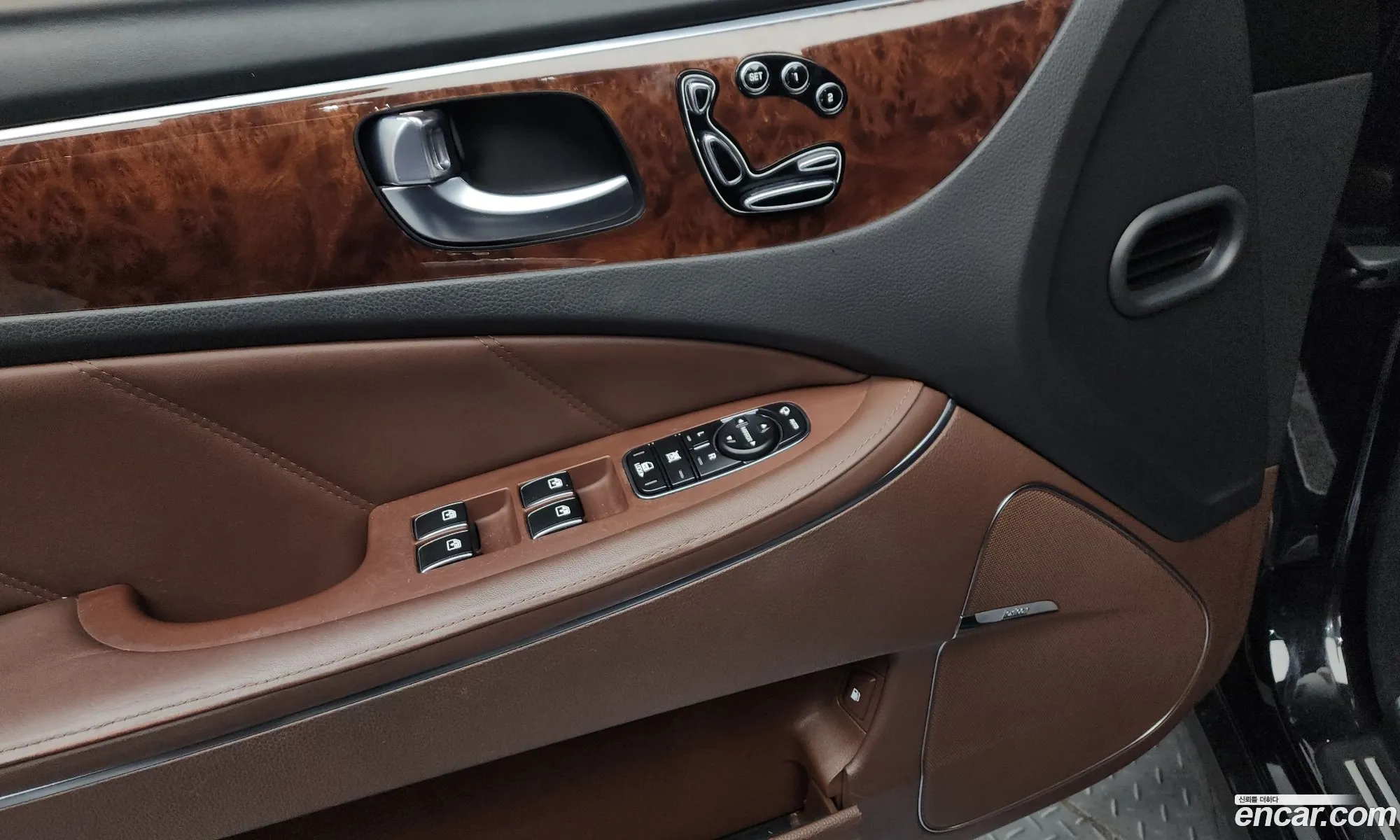 Hyundai Equus 2014 — 18