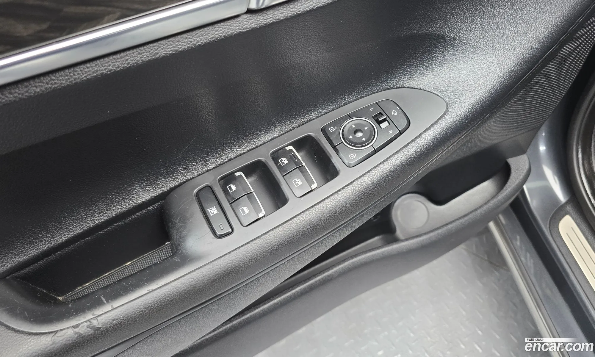 Hyundai Grandeur IG 2017 — 32