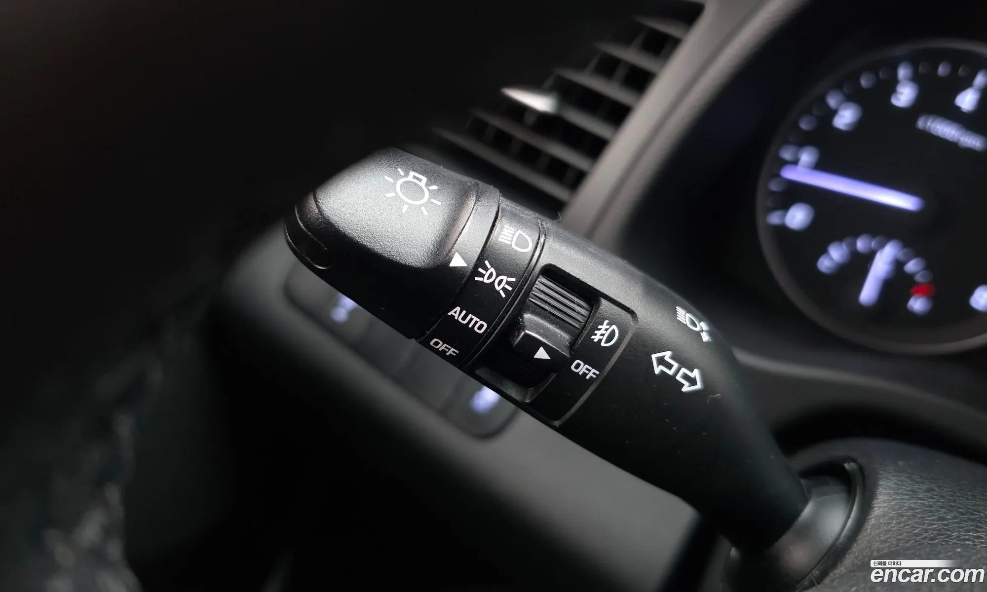 Hyundai Elantra AD 2016 — 18