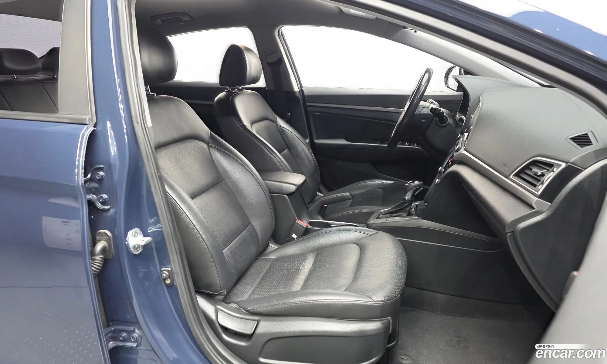 Hyundai Elantra AD 2016 — 14