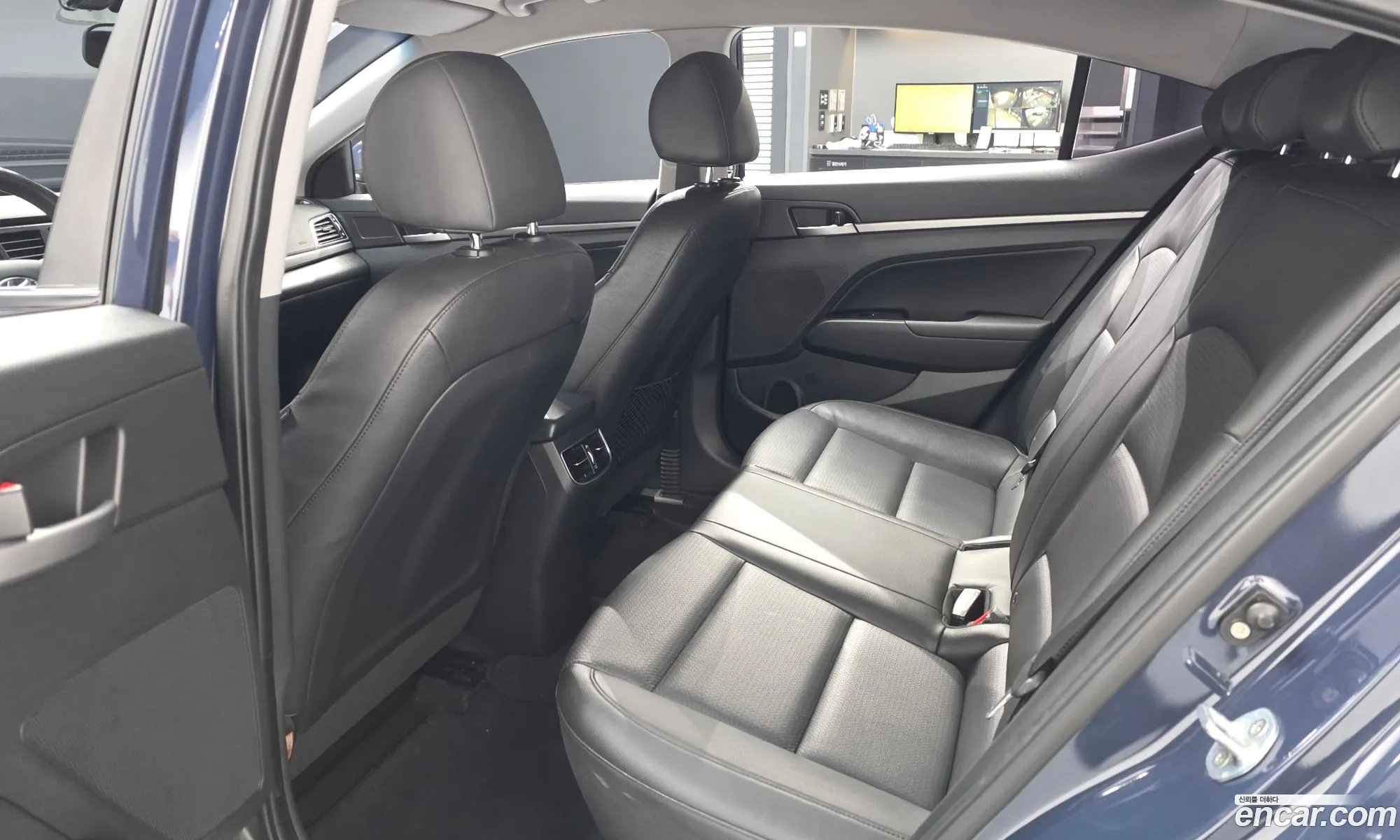 Hyundai Elantra AD 2016 — 28