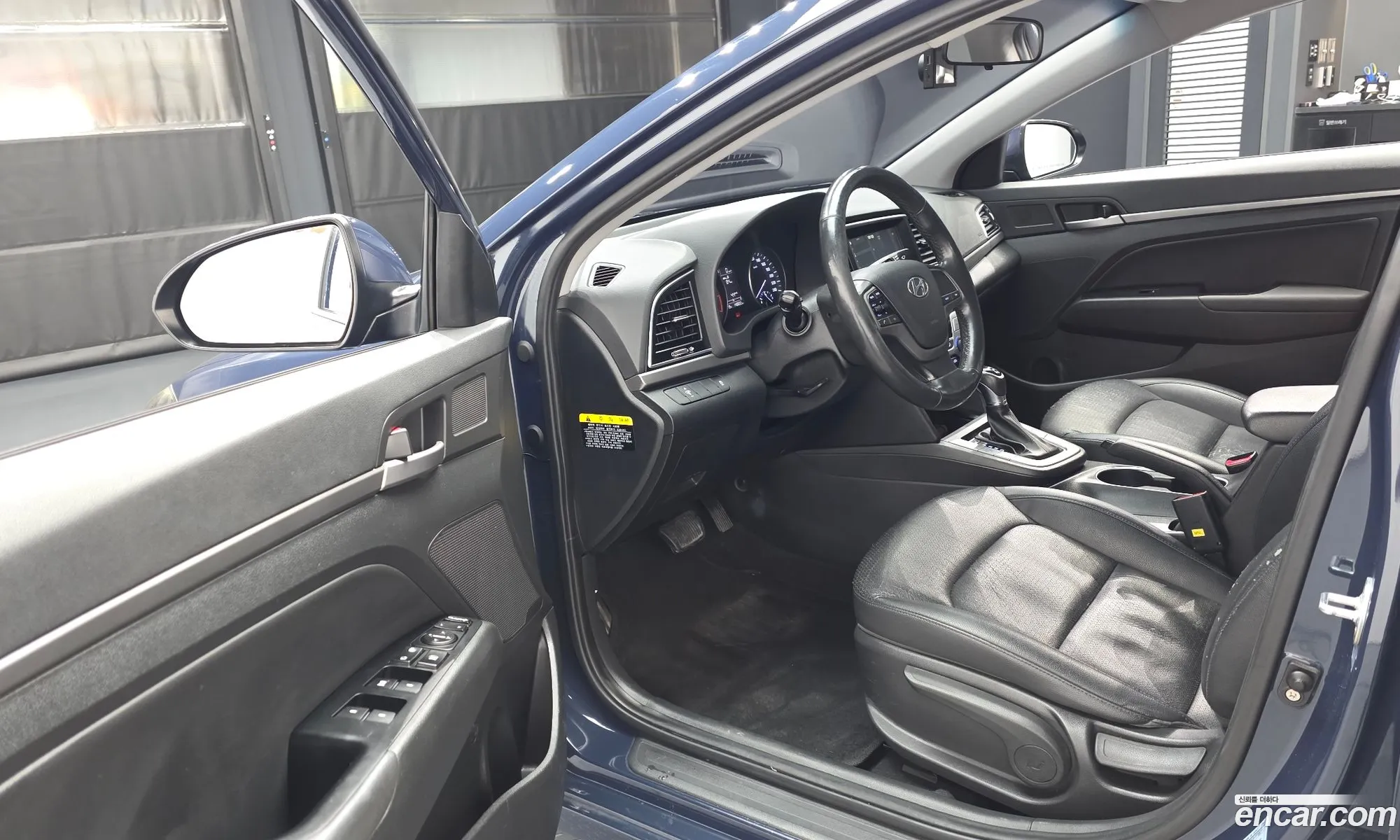 Hyundai Elantra AD 2016 — 10