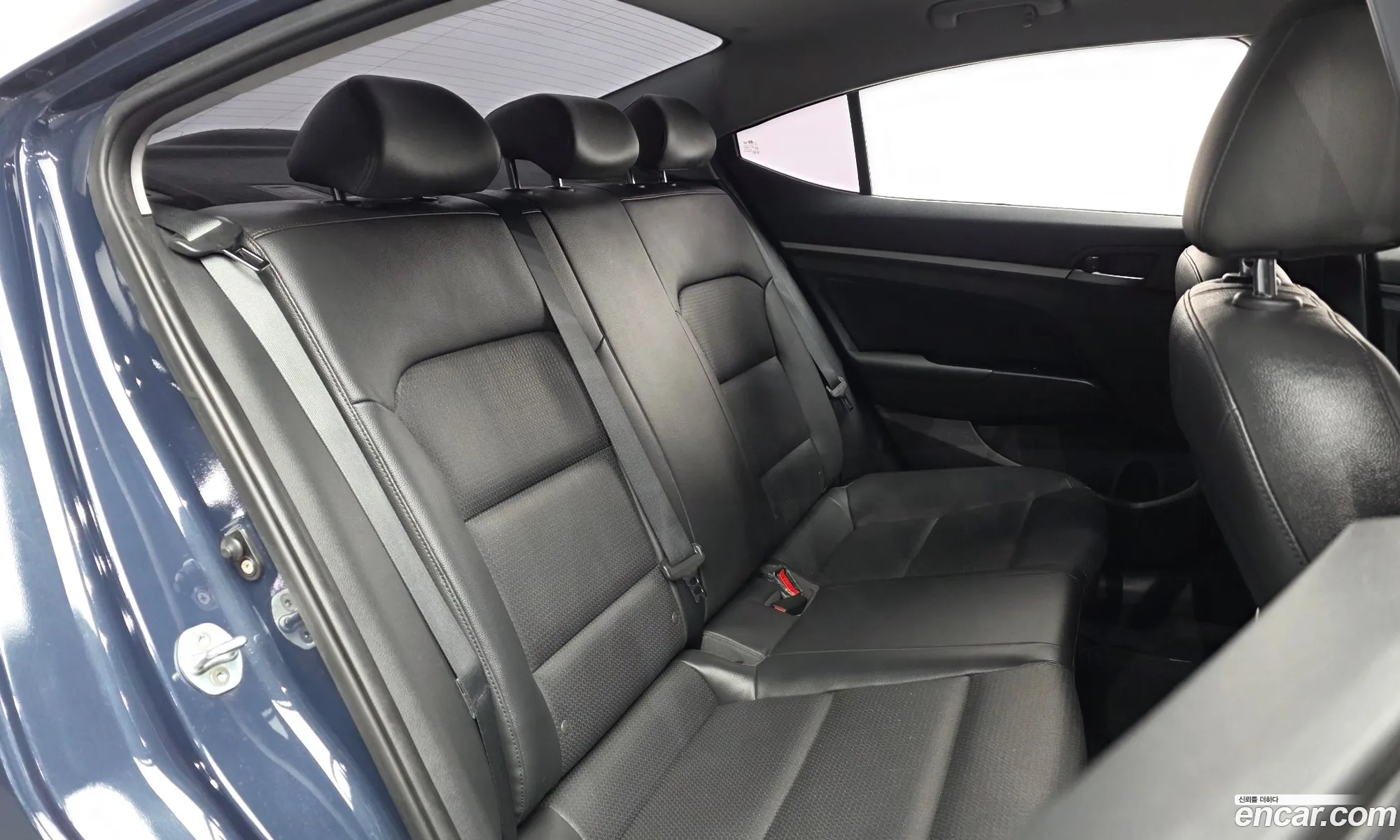 Hyundai Elantra AD 2016 — 31