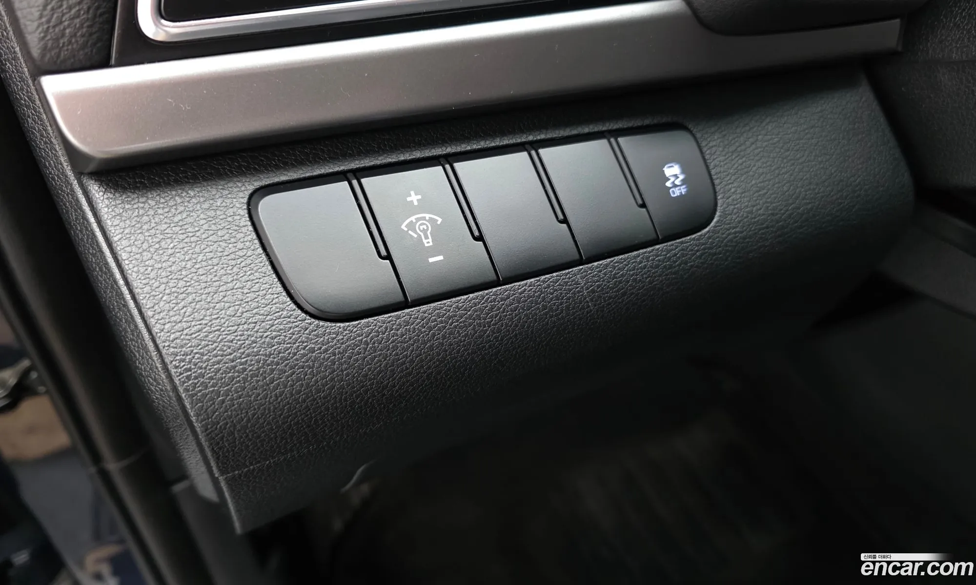 Hyundai Elantra AD 2016 — 27