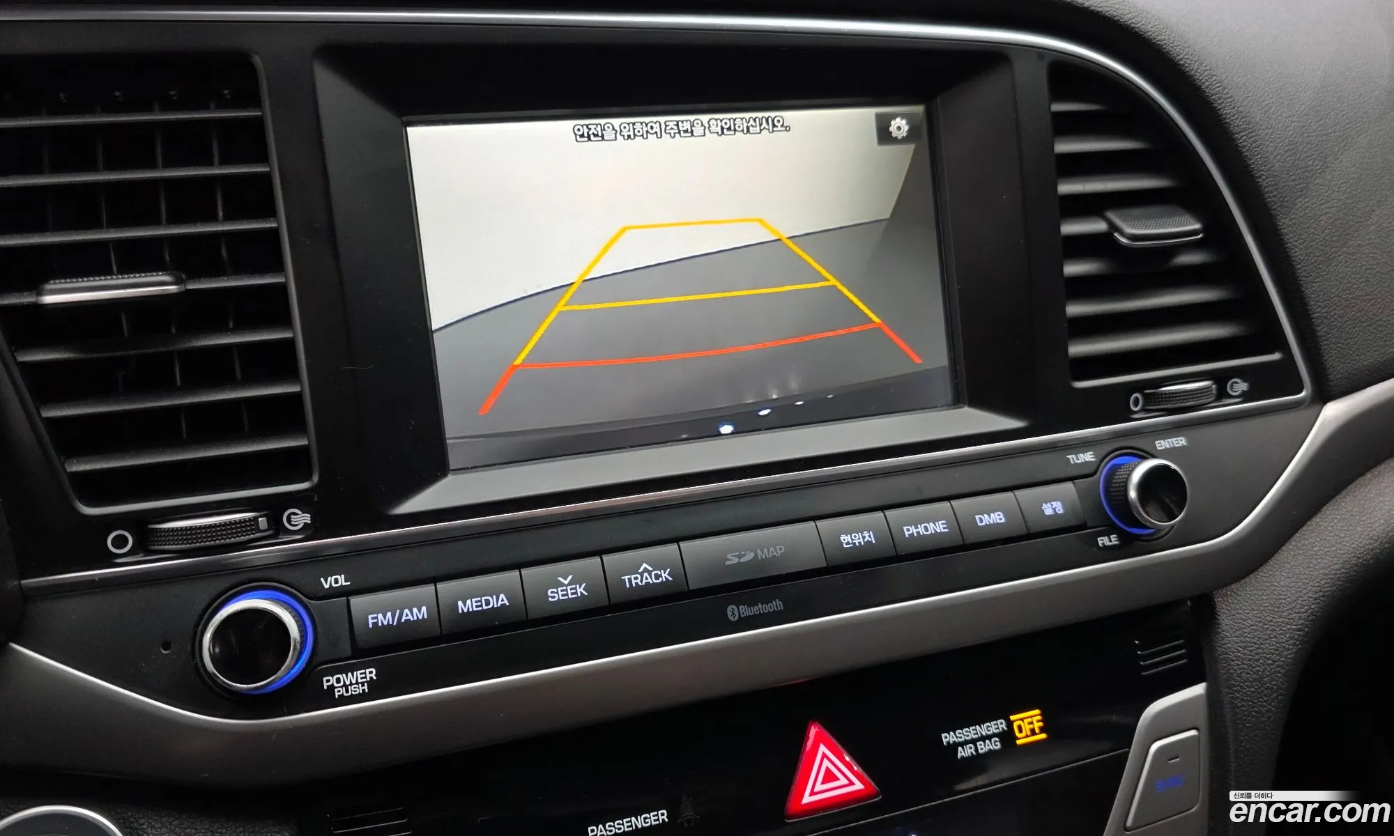 Hyundai Elantra AD 2016 — 16