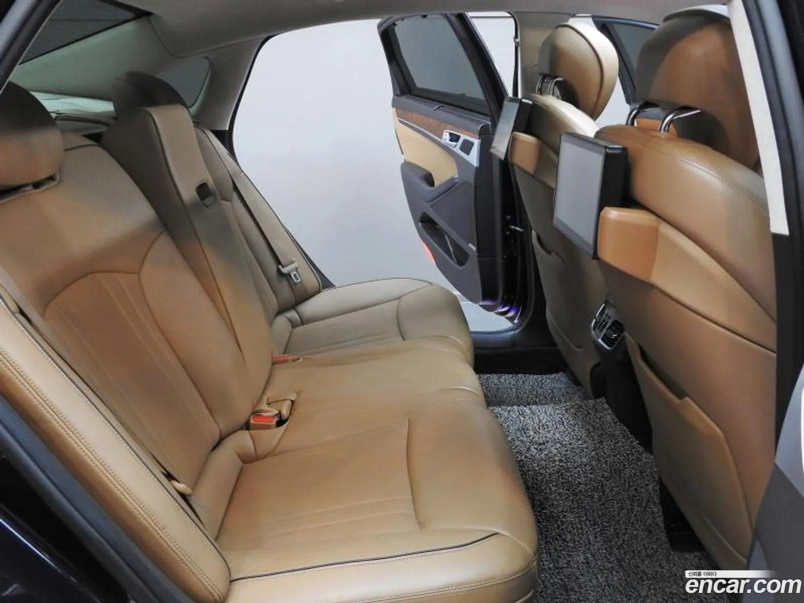 Hyundai Genesis DH 2014 — 17
