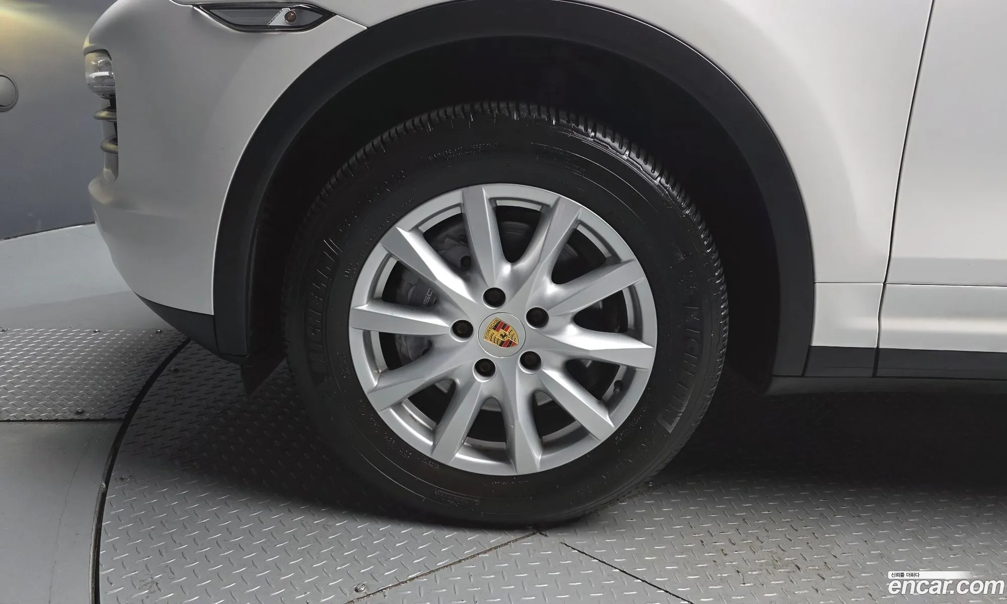 Porsche Cayenne 2011 — 14
