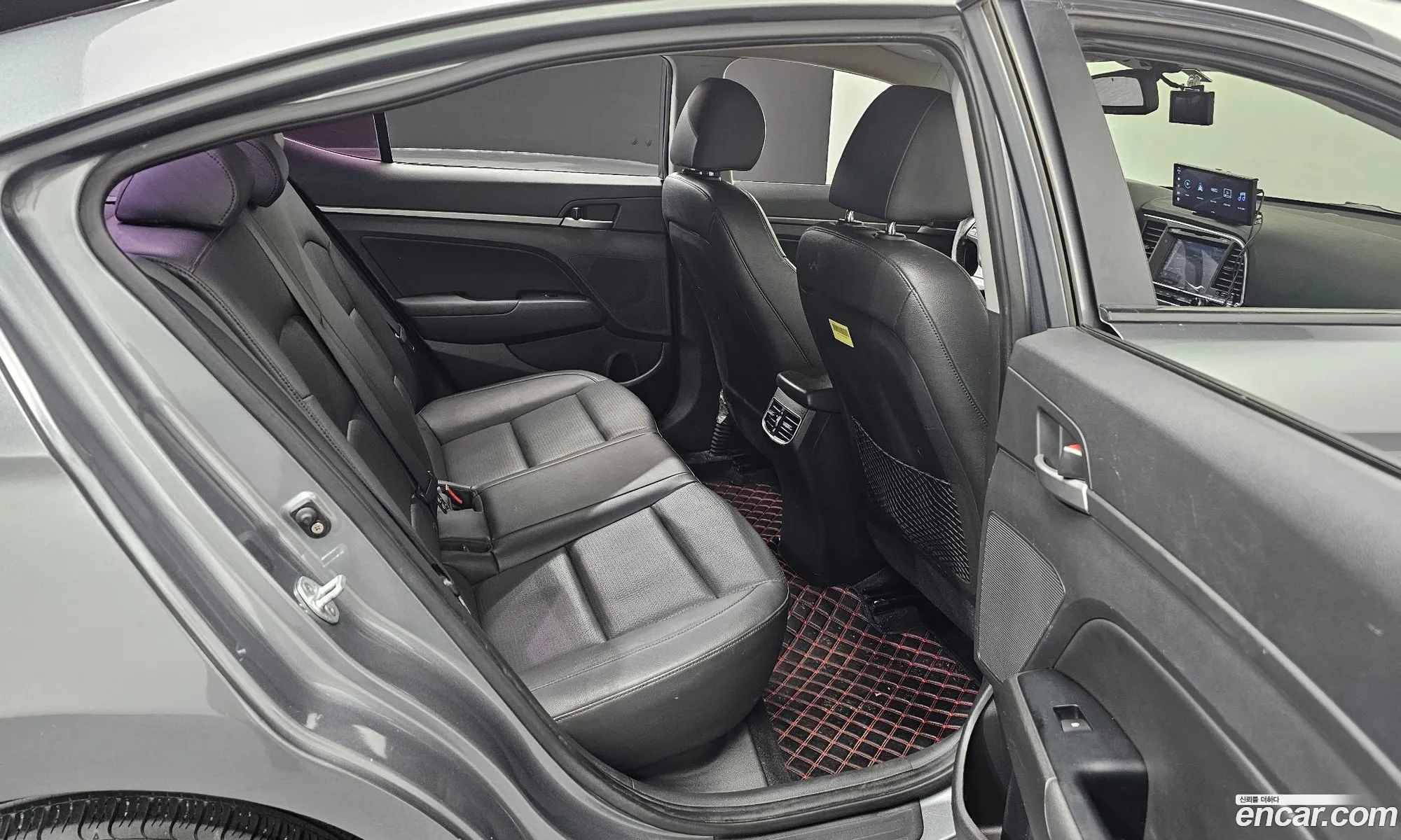 Hyundai Elantra AD 2016 — 29