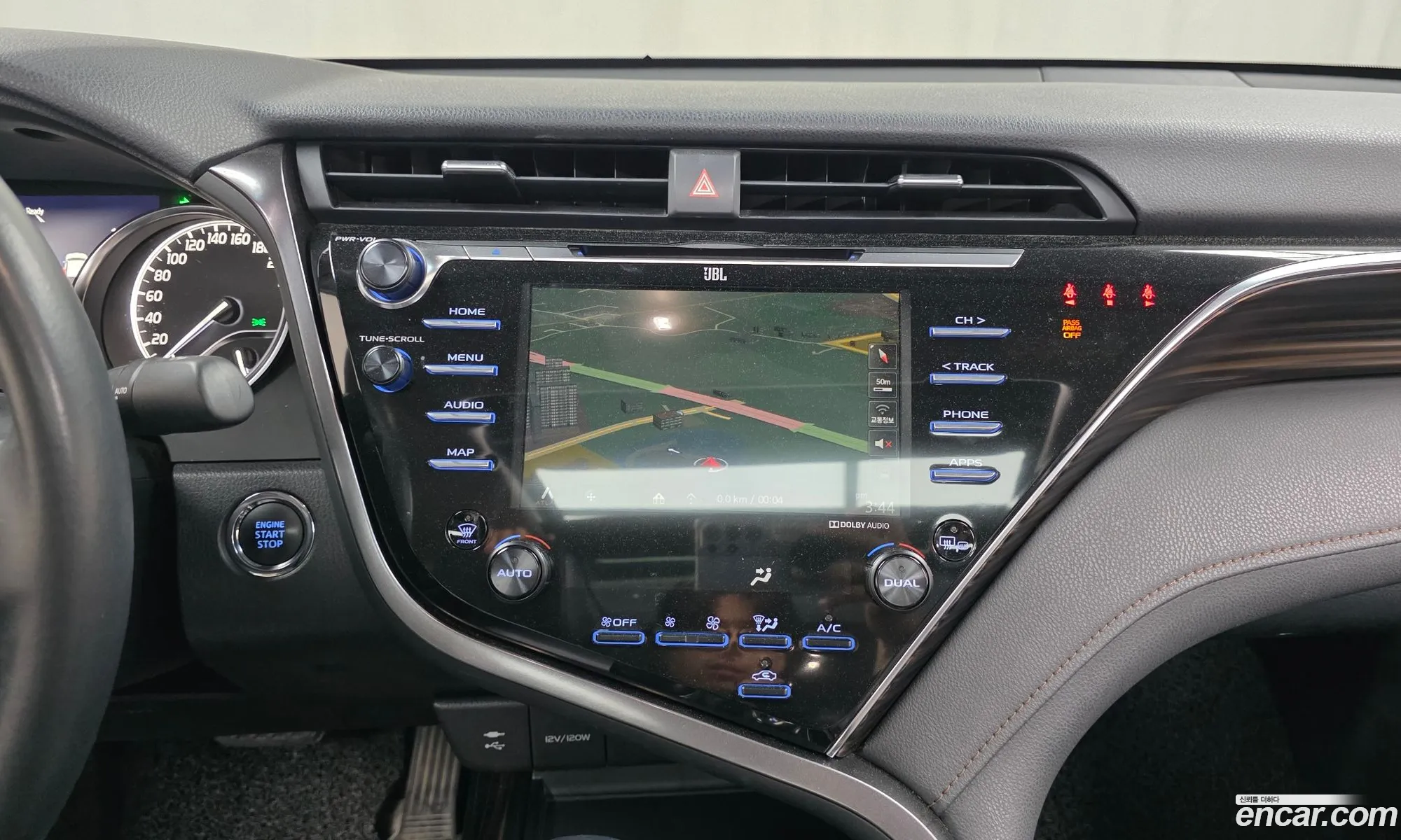 Toyota Camry 2018 JTNB11HK2J3066403 — 30