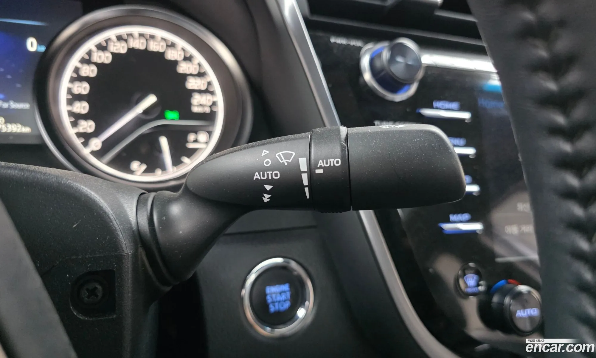 Toyota Camry 2018 JTNB11HK2J3066403 — 11