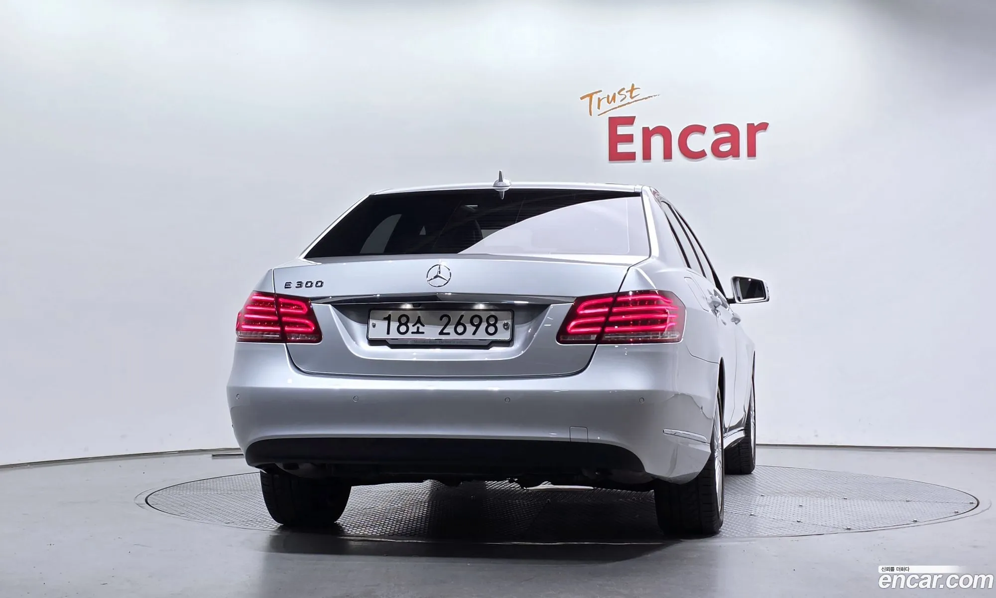 Mercedes-Benz E-Class W212 2013 WDDHF5FB8EA807087 — 10