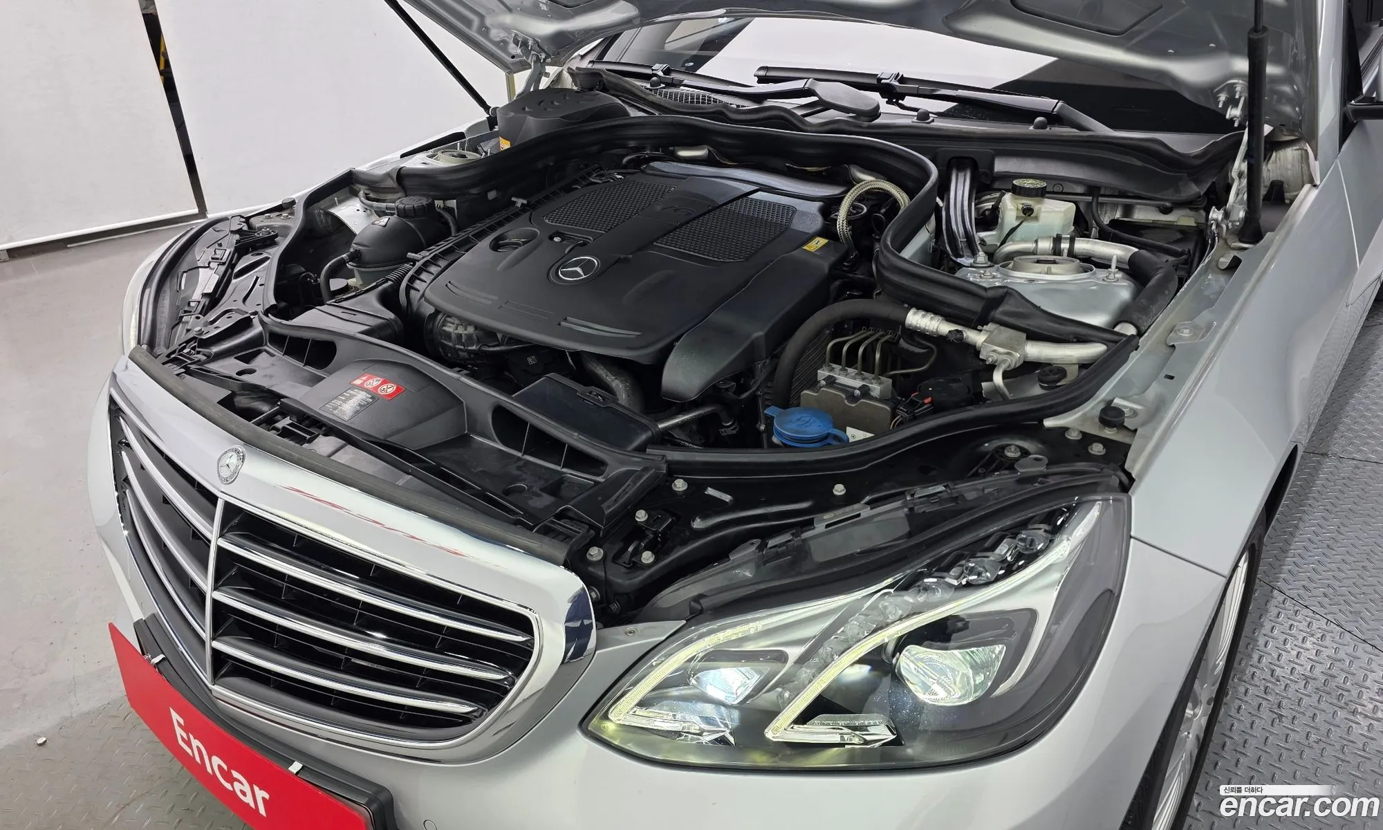 Mercedes-Benz E-Class W212 2013 WDDHF5FB8EA807087 — 15
