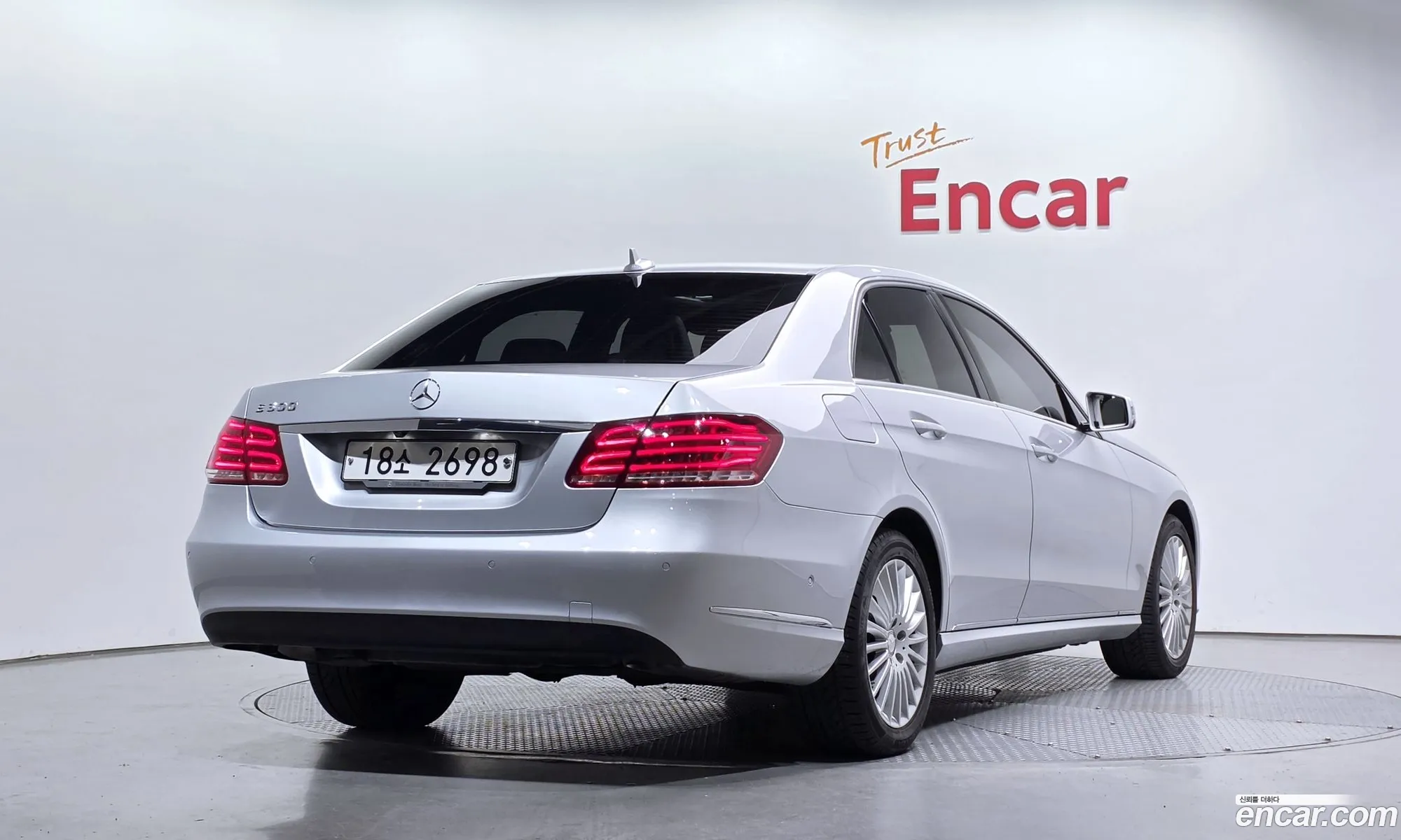 Mercedes-Benz E-Class W212 2013 WDDHF5FB8EA807087 — 12