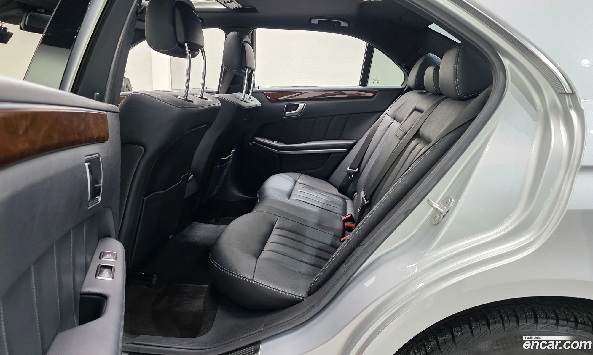 Mercedes-Benz E-Class W212 2013 WDDHF5FB8EA807087 — 3