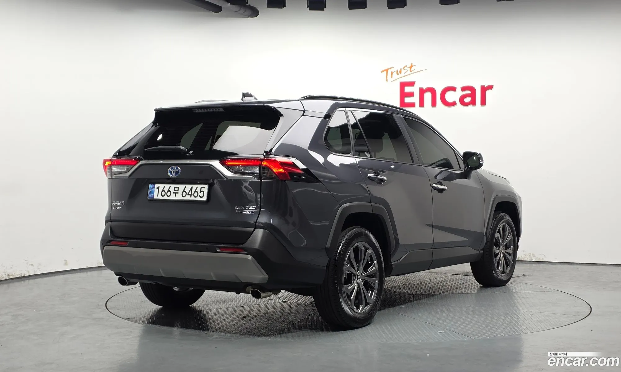 Toyota RAV4 2024 JTMDWRFVXRD267577 — 18