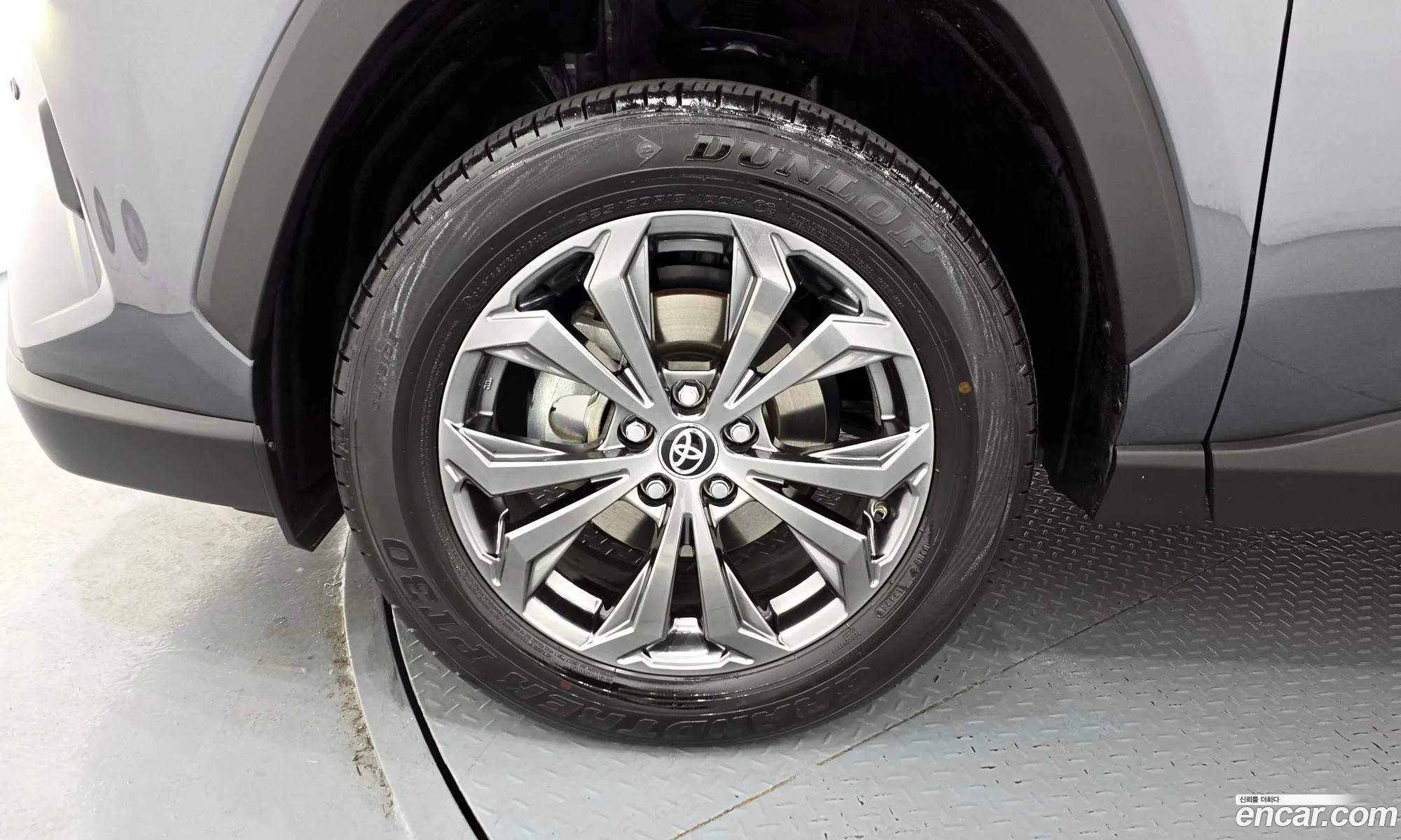 Toyota RAV4 2024 JTMDWRFVXRD267577 — 7