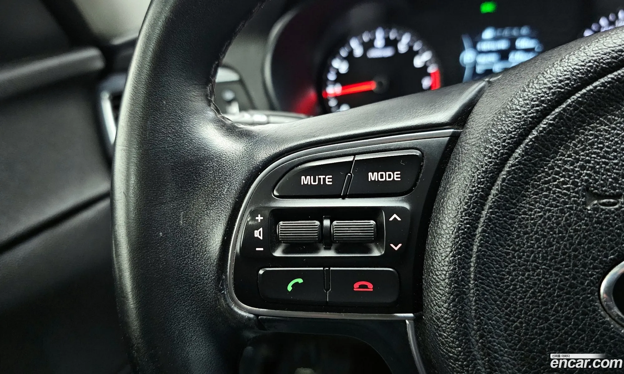 Kia K5 2016 — 2