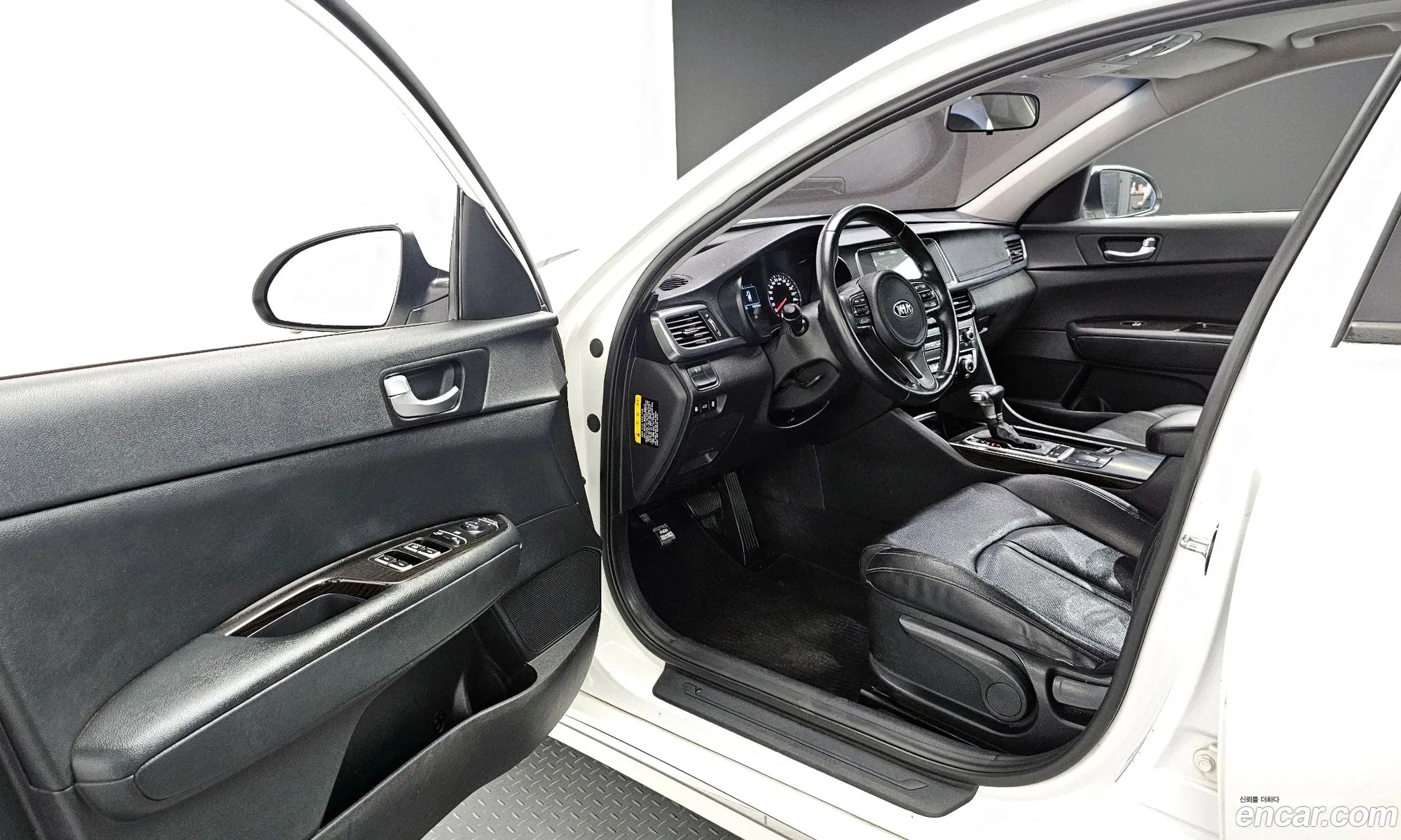 Kia K5 2016 — 11