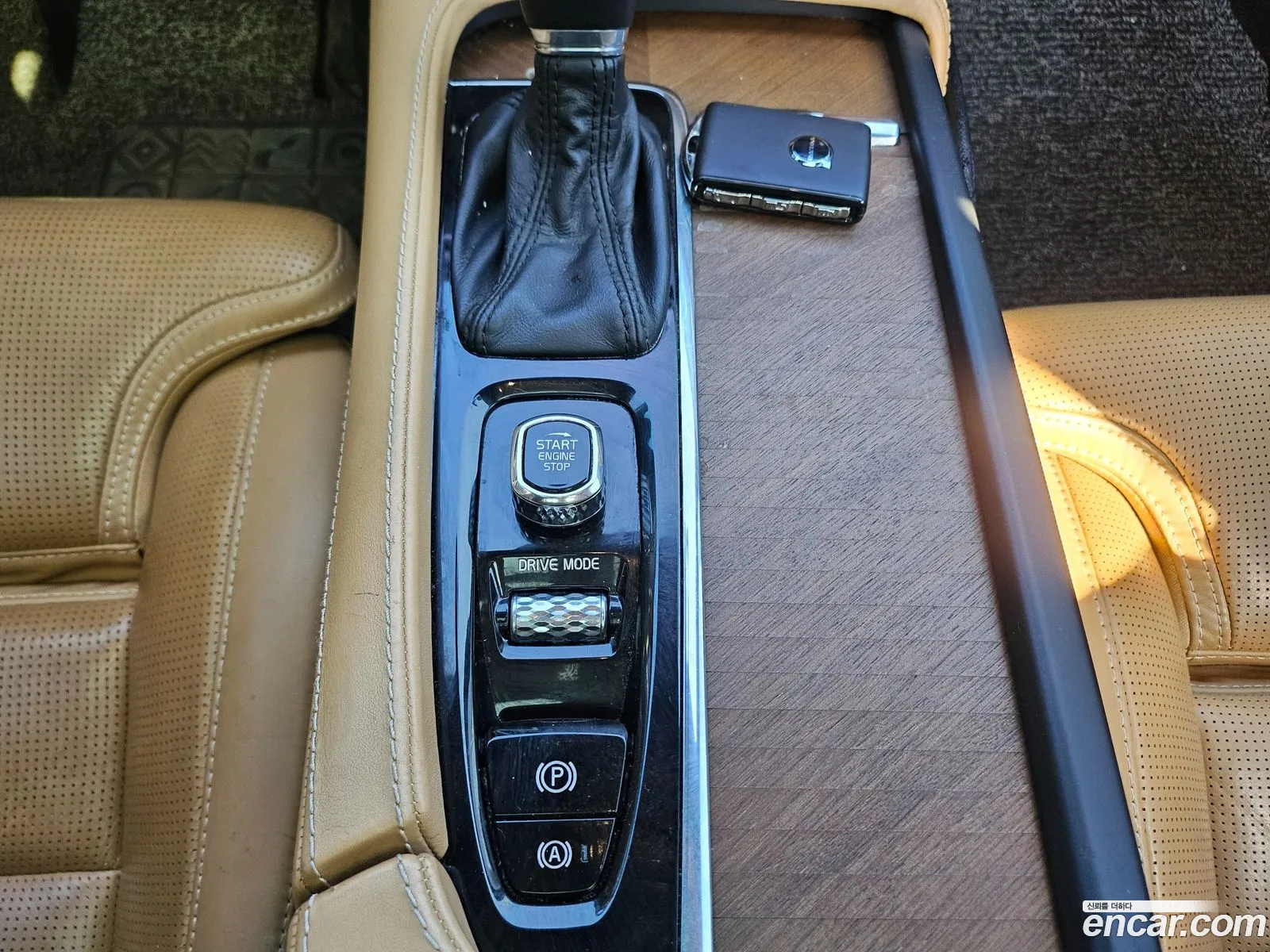 Volvo XC90 2018 — 19