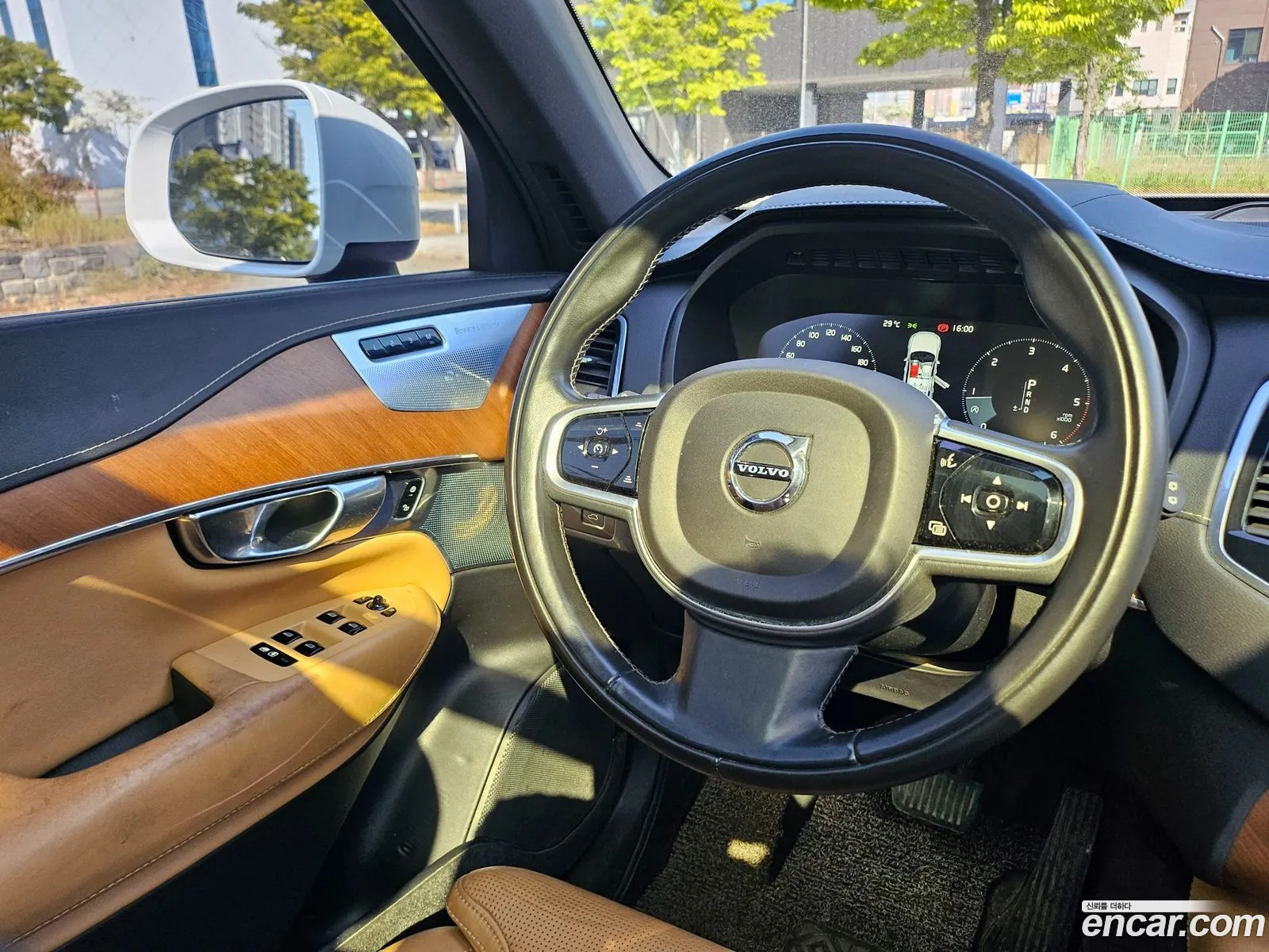 Volvo XC90 2018 — 15