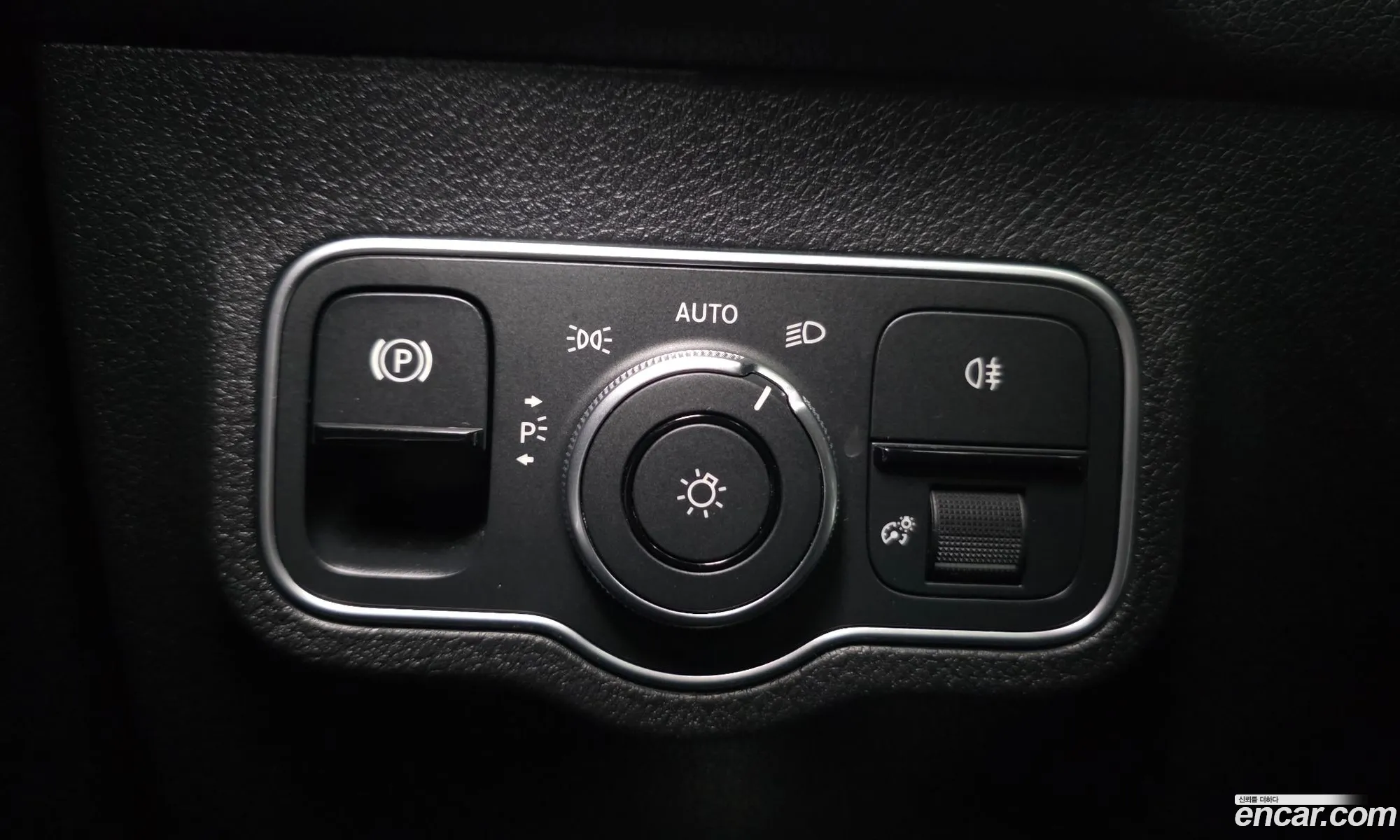 Mercedes-Benz EQB X243 2023 — 28