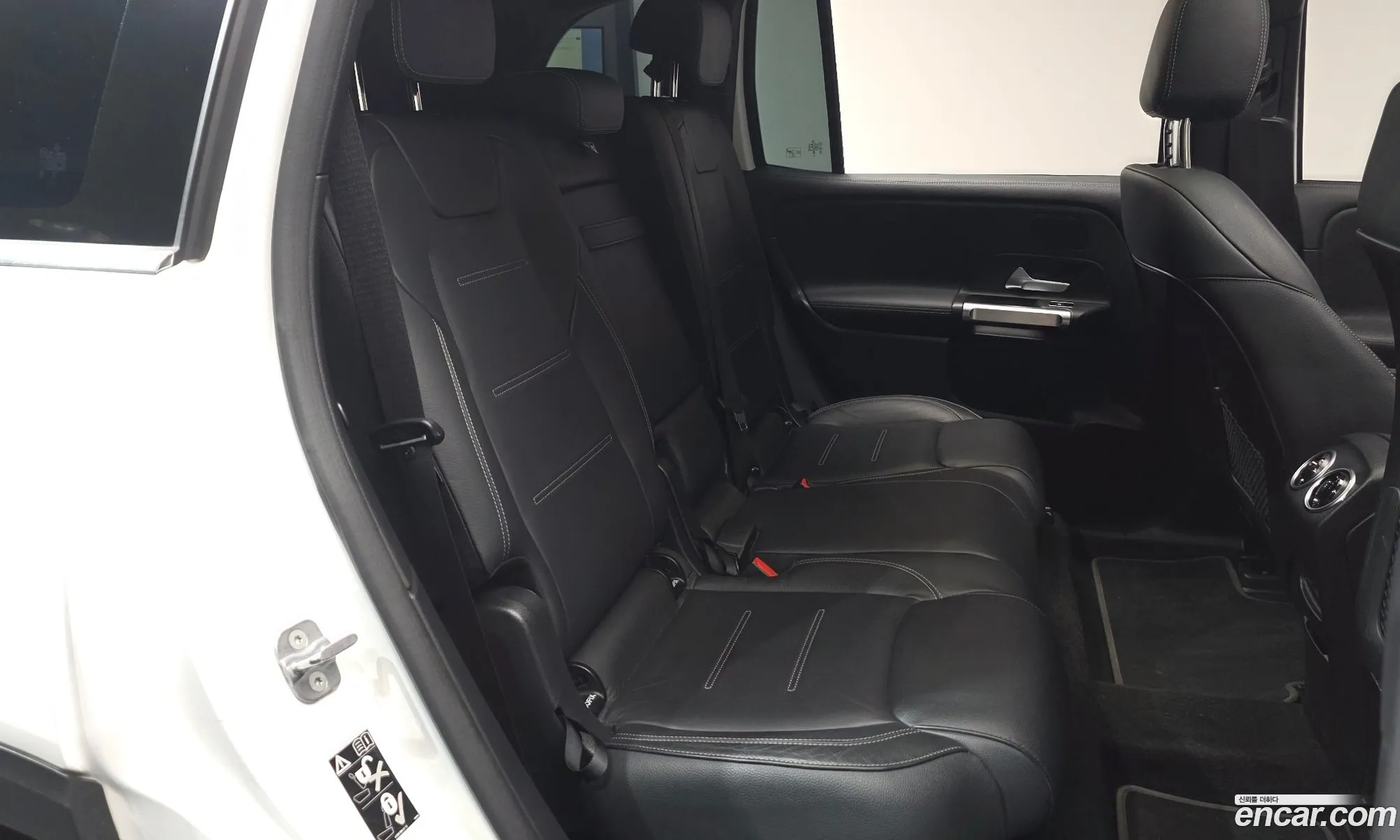 Mercedes-Benz EQB X243 2023 — 24