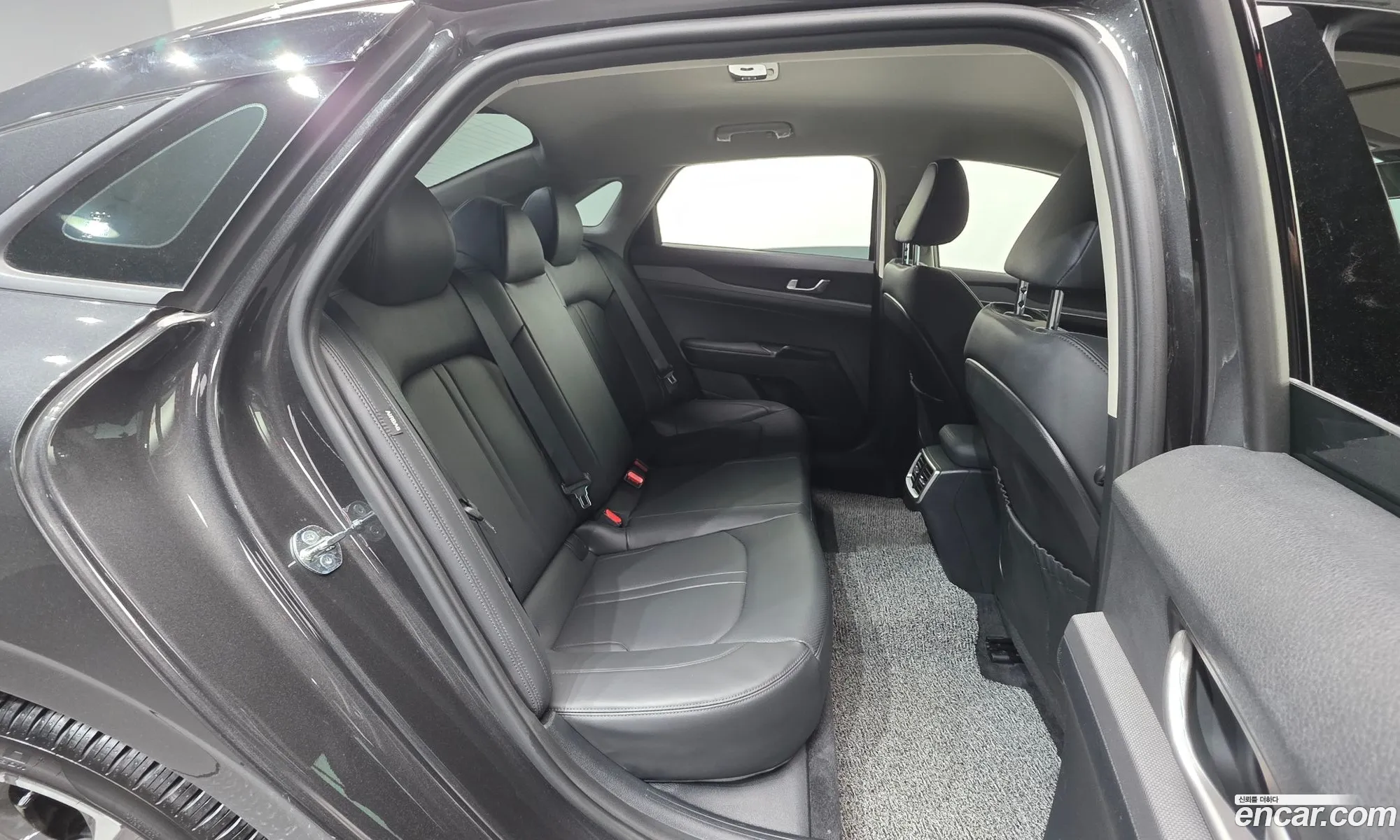 Kia K5 2023 — 10