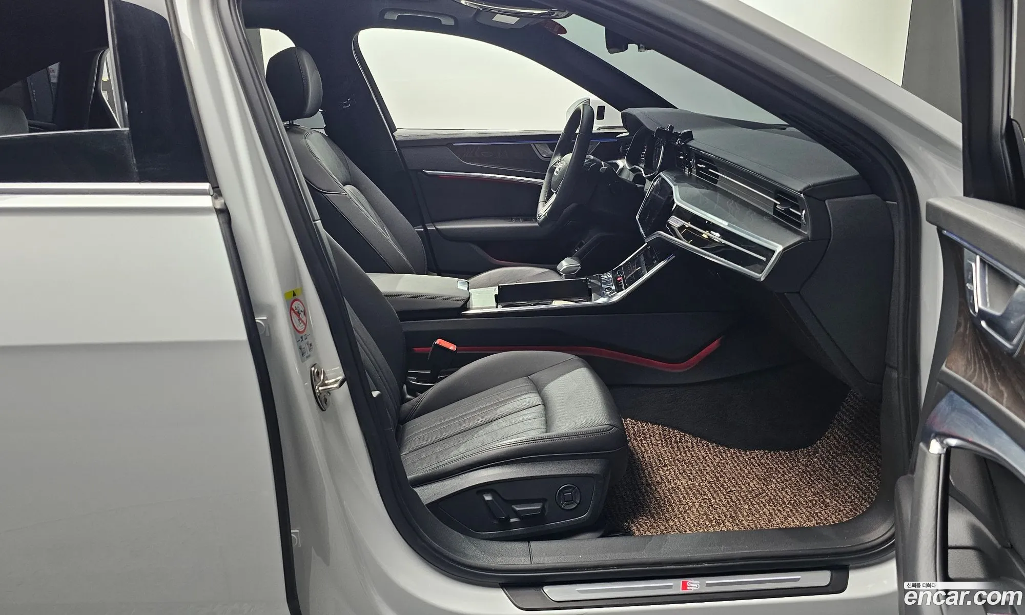 Audi A6 2019 WAUZZZF21LN012656 — 12