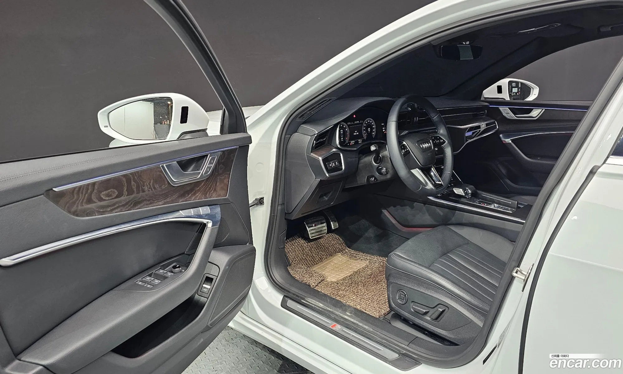 Audi A6 2019 WAUZZZF21LN012656 — 24