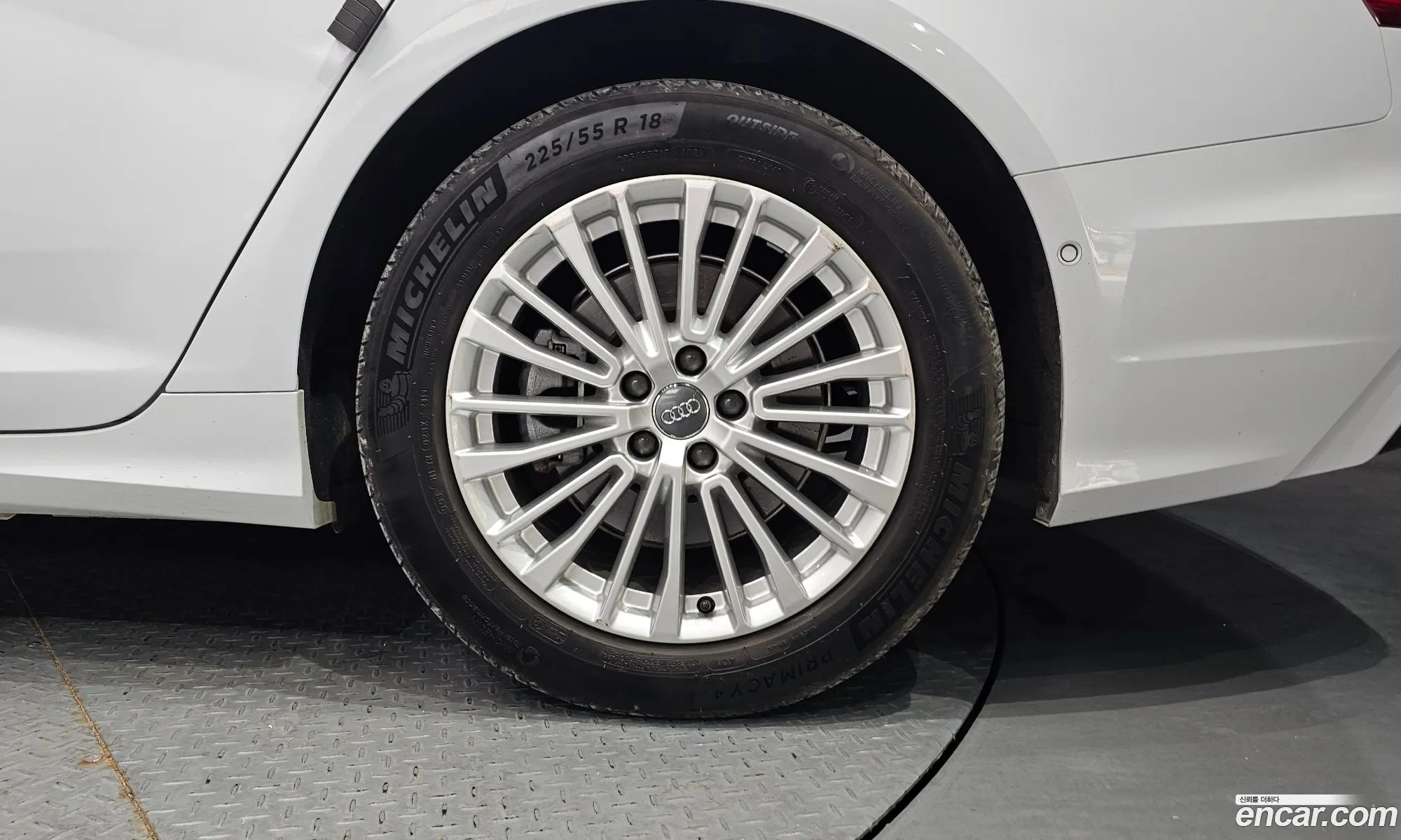 Audi A6 2019 WAUZZZF21LN012656 — 2