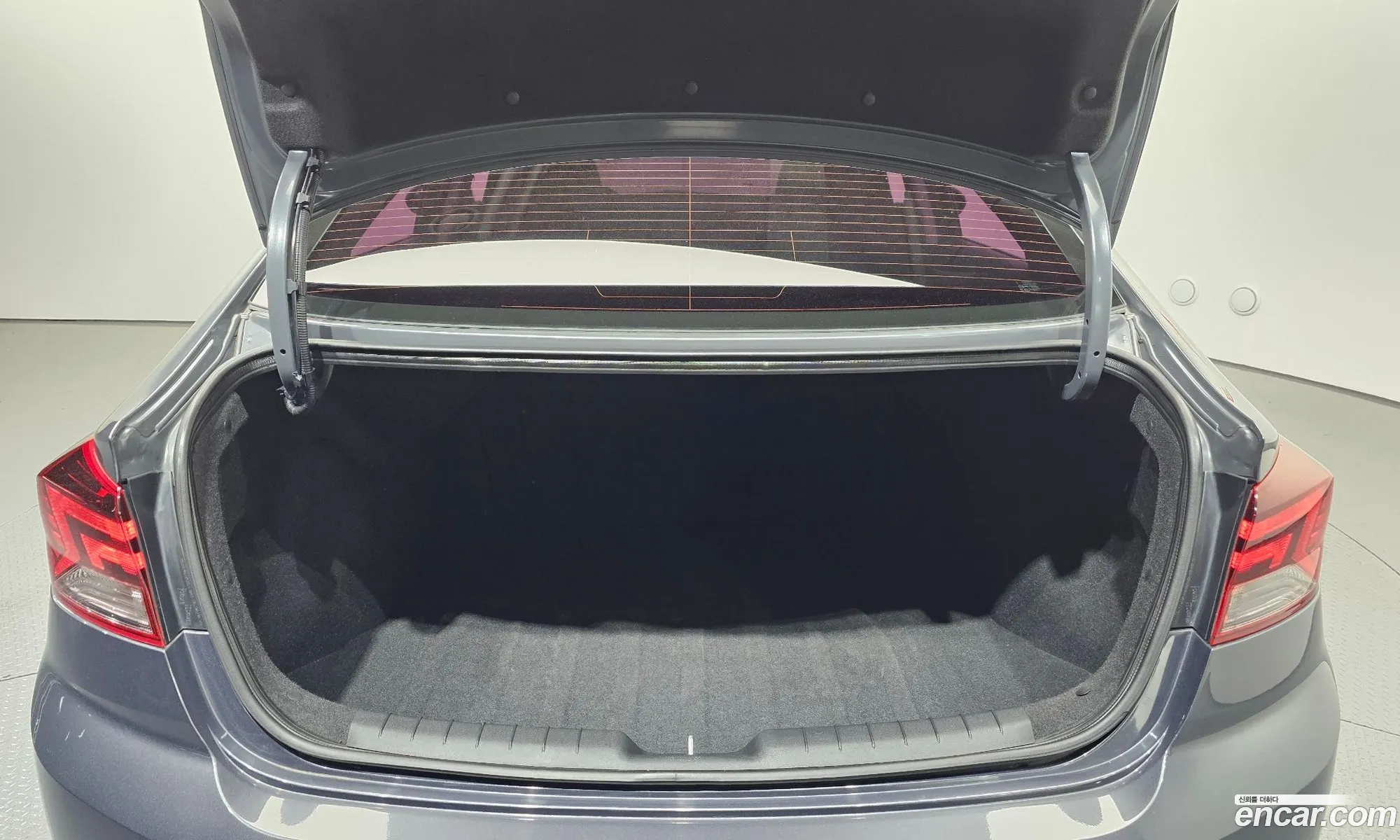 Hyundai Elantra AD 2020 — 19